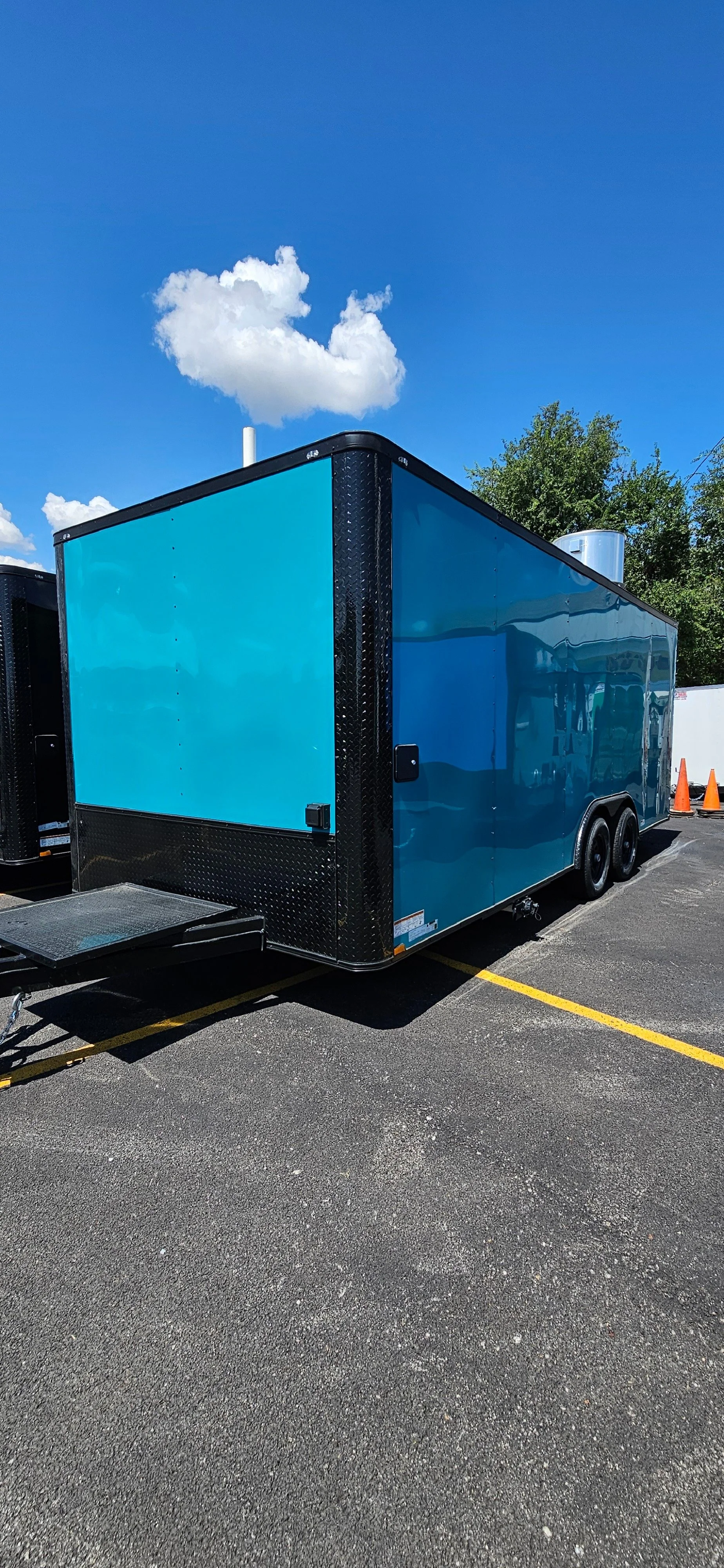 Concession _Trailer_Blue_78165_2.JPG