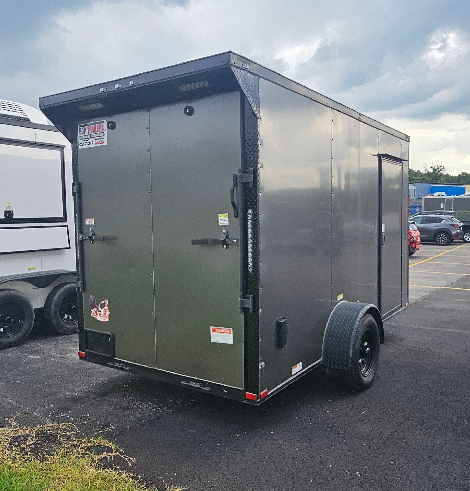 CargoTrailer_Trailer_Charcoal_708231.JPG
