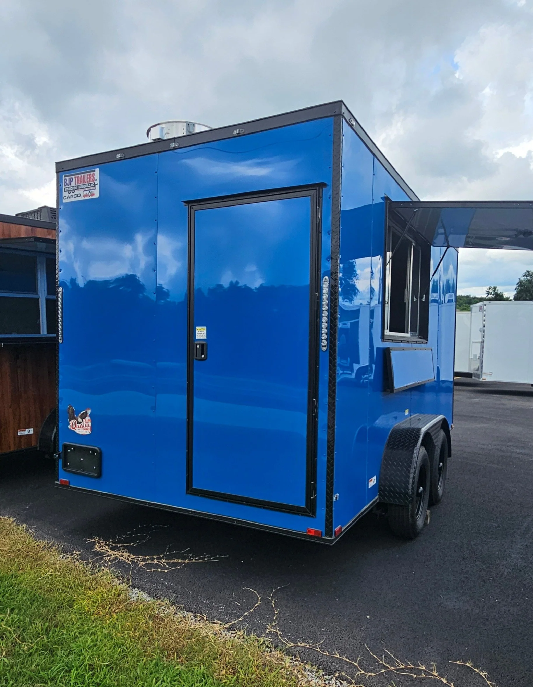 Concession _Trailer_Blue_66155_2.JPG