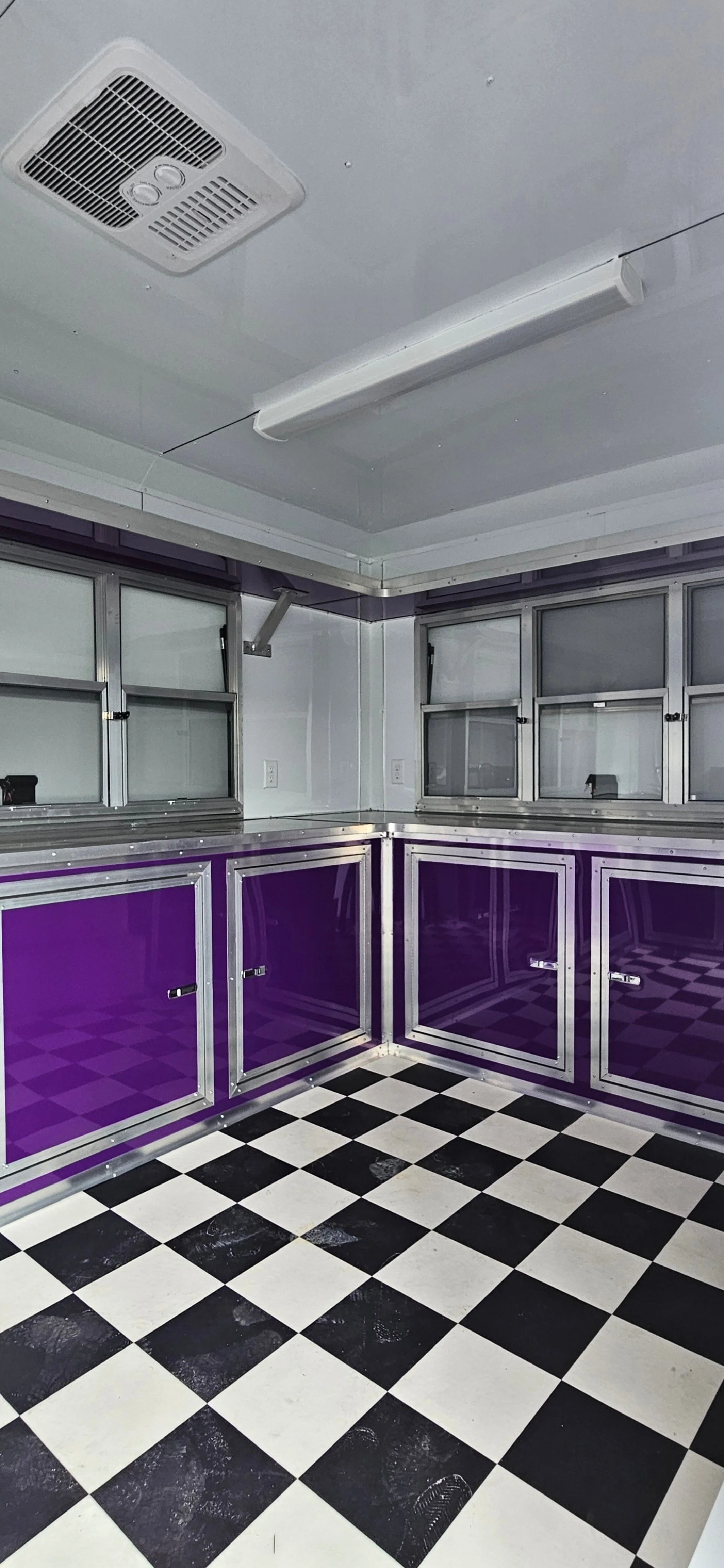 Concession _Trailer_Purple_68733_5.JPG