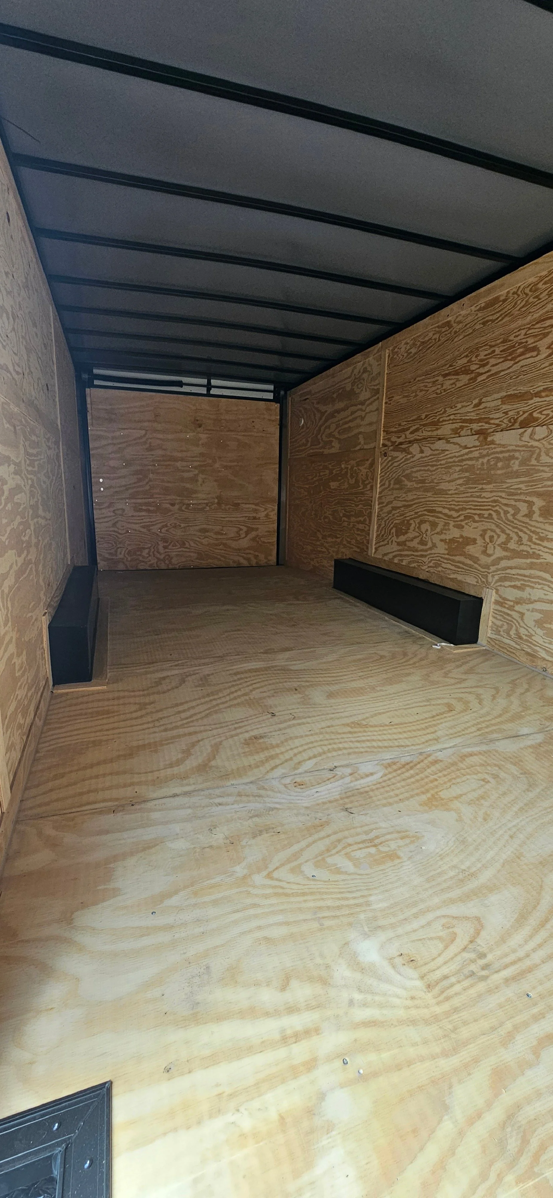 CargoTrailer_Trailer_Silver_68807_5.JPG