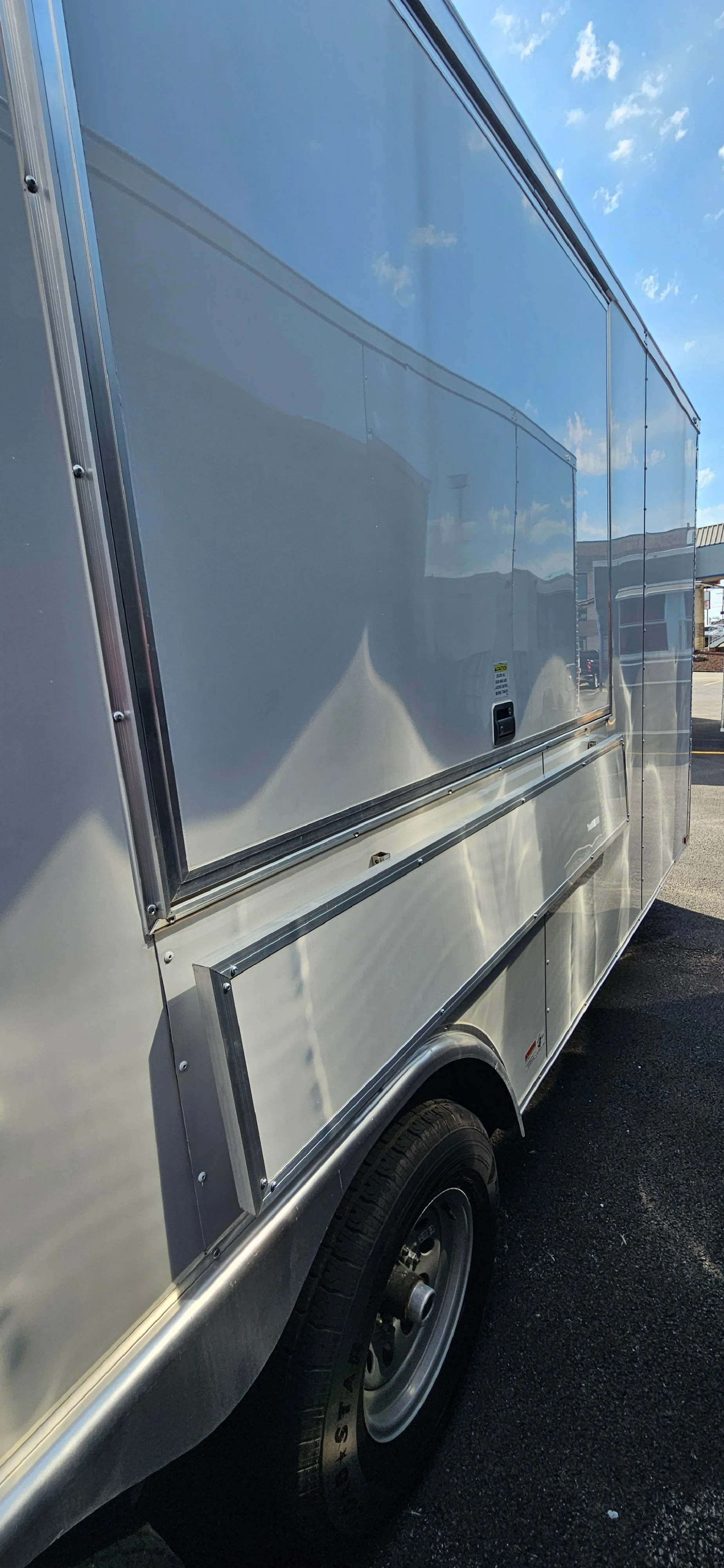Concession _Trailer_White_74074_4.JPG