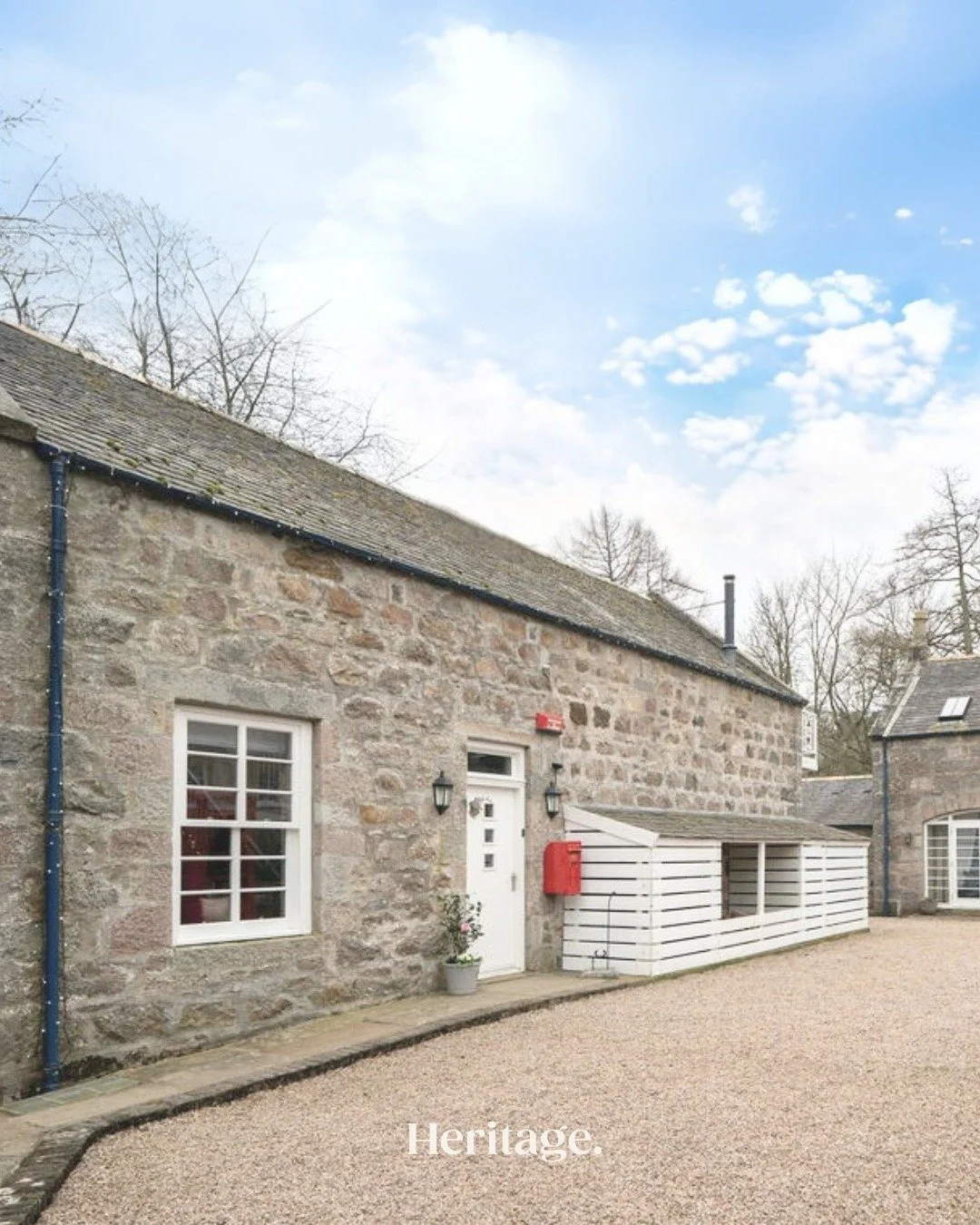 Welcome to Ranch House Cottage. A calm, cosy base for autumn and winter escapes 🍂
&bull; Sleeps 4 across 2 bedrooms
&bull; Large self-catering kitchen
&bull; Cosy living room with log burner
&bull; Pet-friendly
&bull; Quiet spot surrounded by trees
