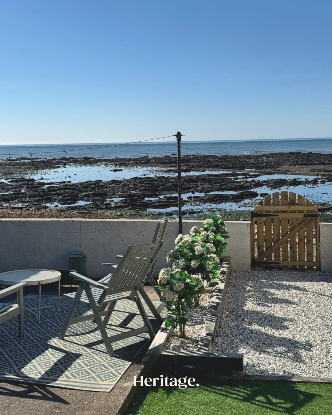 Coorie in this winter at Coorie by the Coast ❄️🌊
A snug seaside escape made for quiet mornings, crisp coastal walks and cosy nights in.

🌊 Sleeps 6 in 3 bedrooms
🌊 Private garden with direct beach access
🌊 Cosy living room with dining area
🌊 Lot