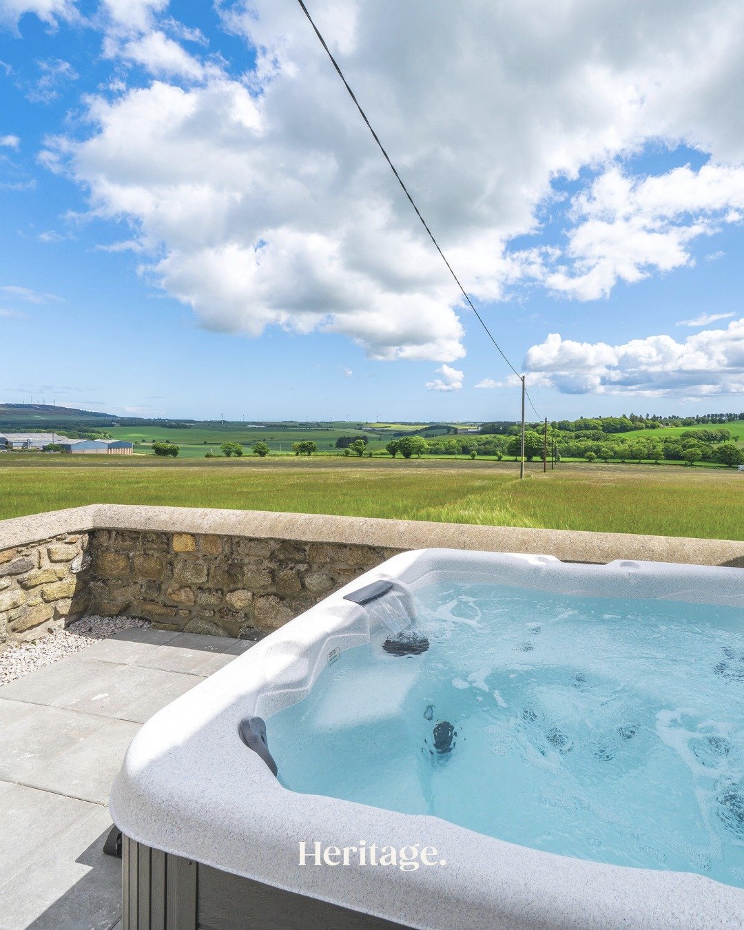 Woodside Holiday Home is perfect for getting away with the whole family.
Plenty of space to unwind, a private hot tub for relaxed evenings, and dog- and family-friendly throughout 🐾 

Sleeps 8 | Dog friendly holiday | Private hot tub| Perfect for fa