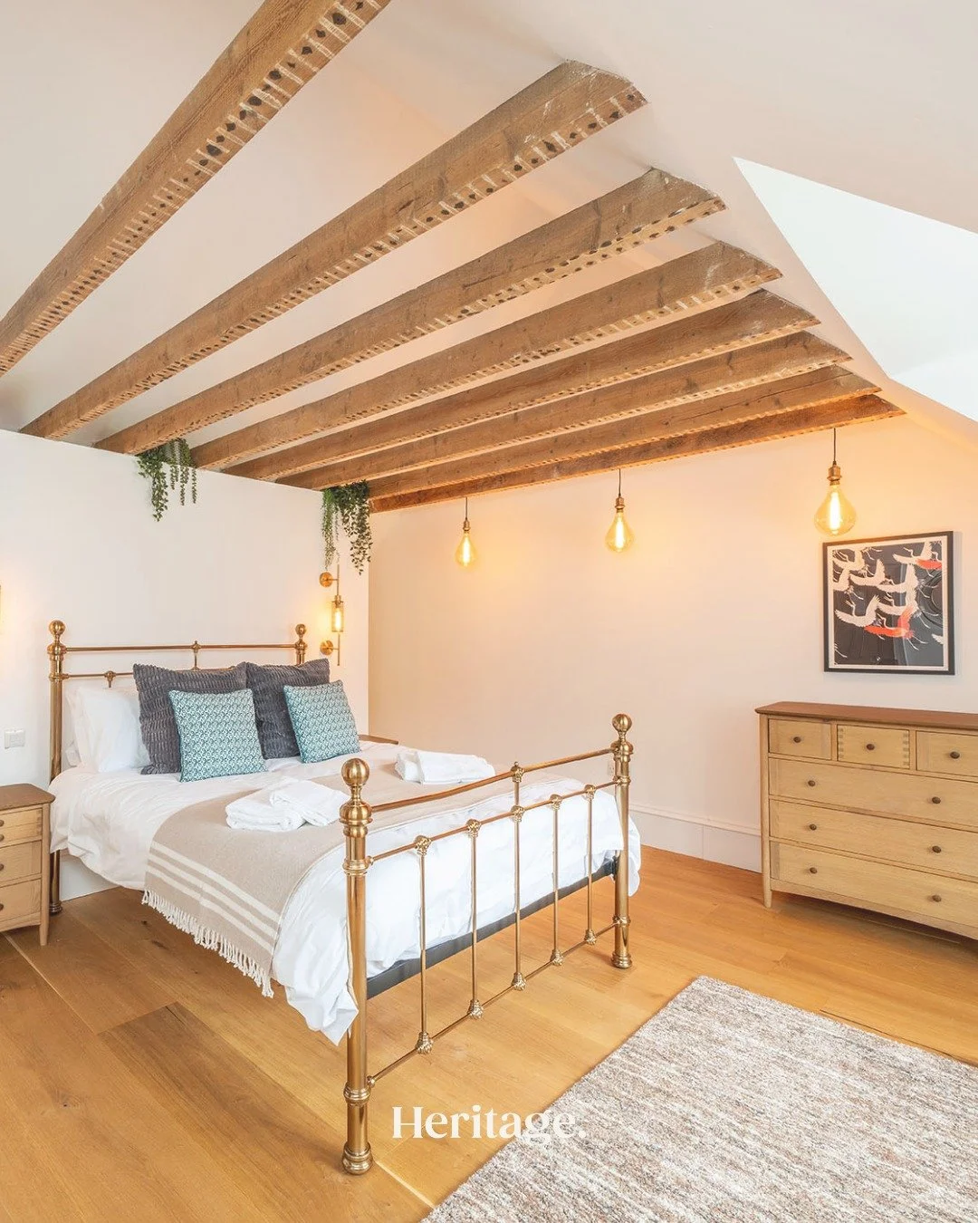 Kirkton Farmhouse is the perfect backdrop for big get-togethers - plenty of space for 10 guests, stylish furnishings, and room for everyone to relax and celebrate together. 🎉🏡

Whether it&rsquo;s a birthday, a family catch‑up or a long weekend with