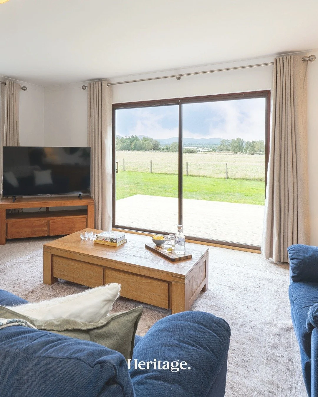 Ready for a cosy highland getaway? 🥰 Say hello to Hillview, your perfect Highlands home-away-from-home just off the famous NC500 and only 20 mins from Inverness! 

With space for 8 guests, this self-catering gem is ideal for family holidays, group b