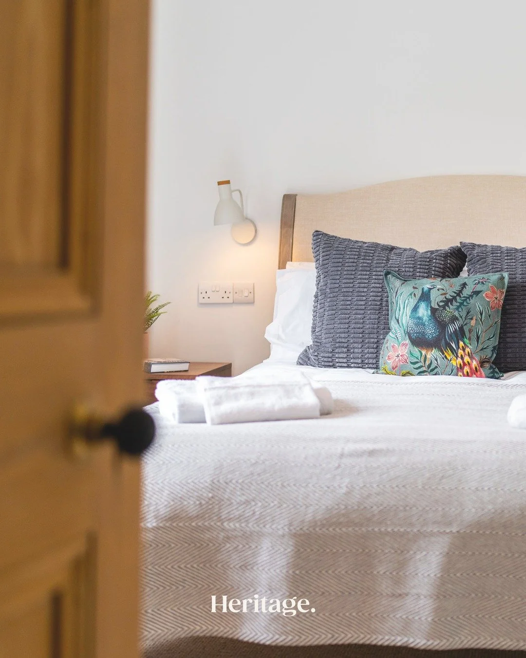 At Kirkton Farmhouse theres plenty of space for the whole group! 

Why you'll love it:
🏡Perfect for families
🏡Sleeps 12 guests
🏡Kids&rsquo; bunk room
🏡Private hot tub &amp; garden
🏡Living room with logburner

Whether you're away with friends or 