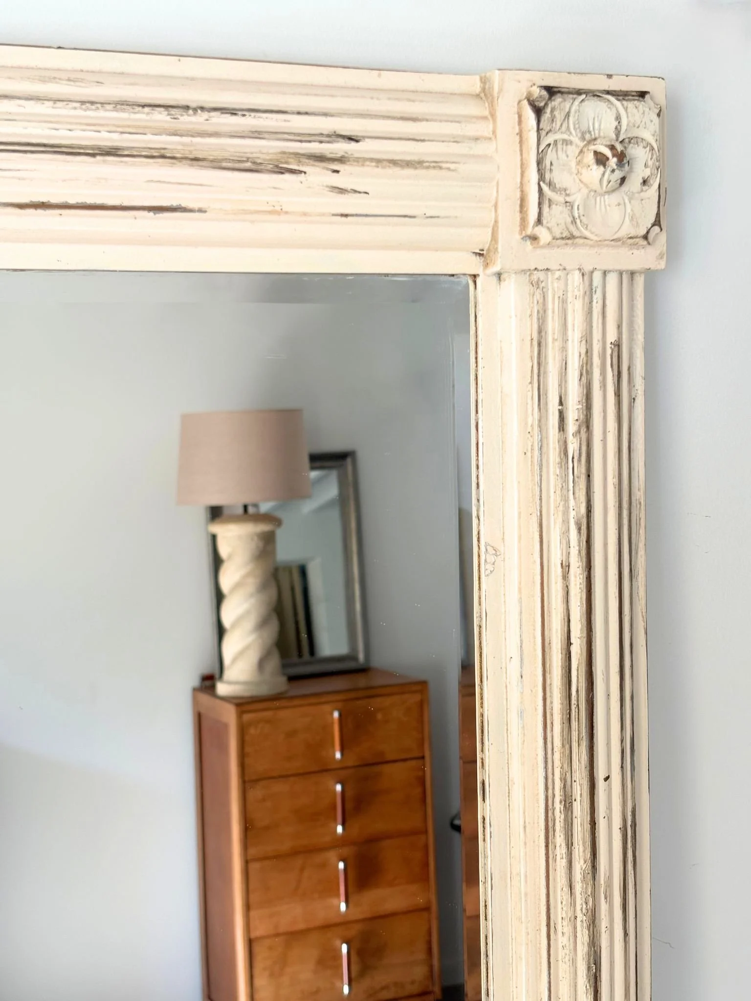 Large Neoclassical Vintage Reeded Wall Mirror - Bureau Bruton