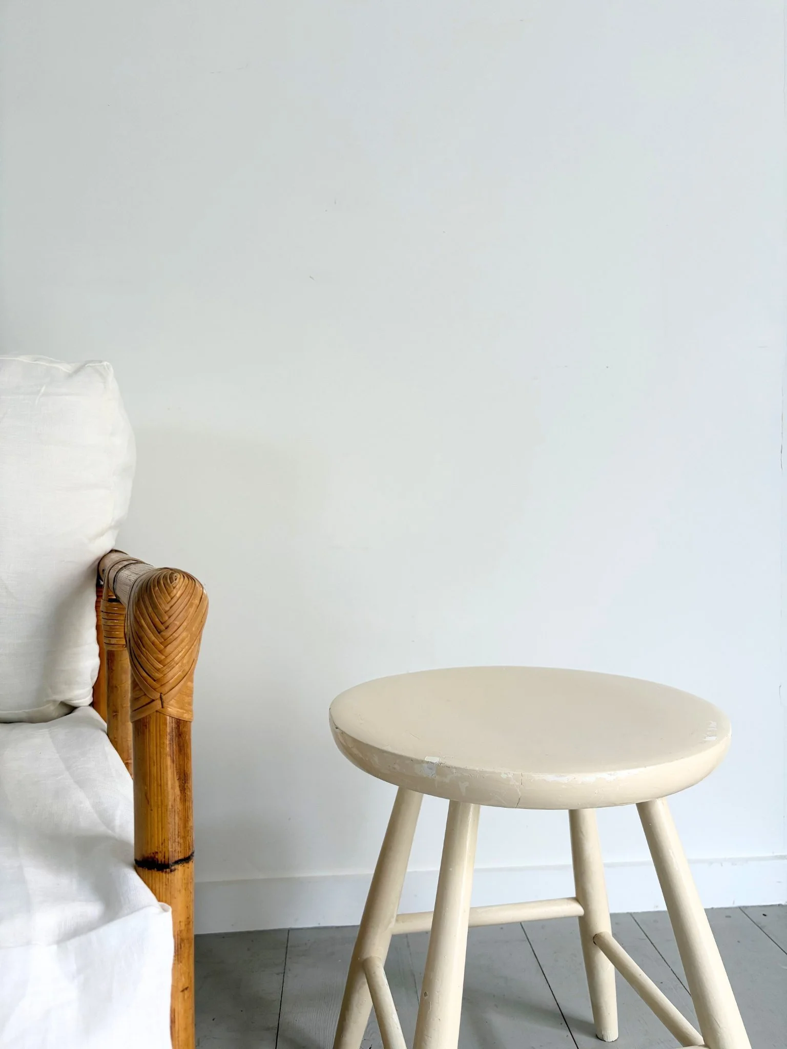 Minimalist Mid Century Vintage Side Table Stool - Bureau Bruton