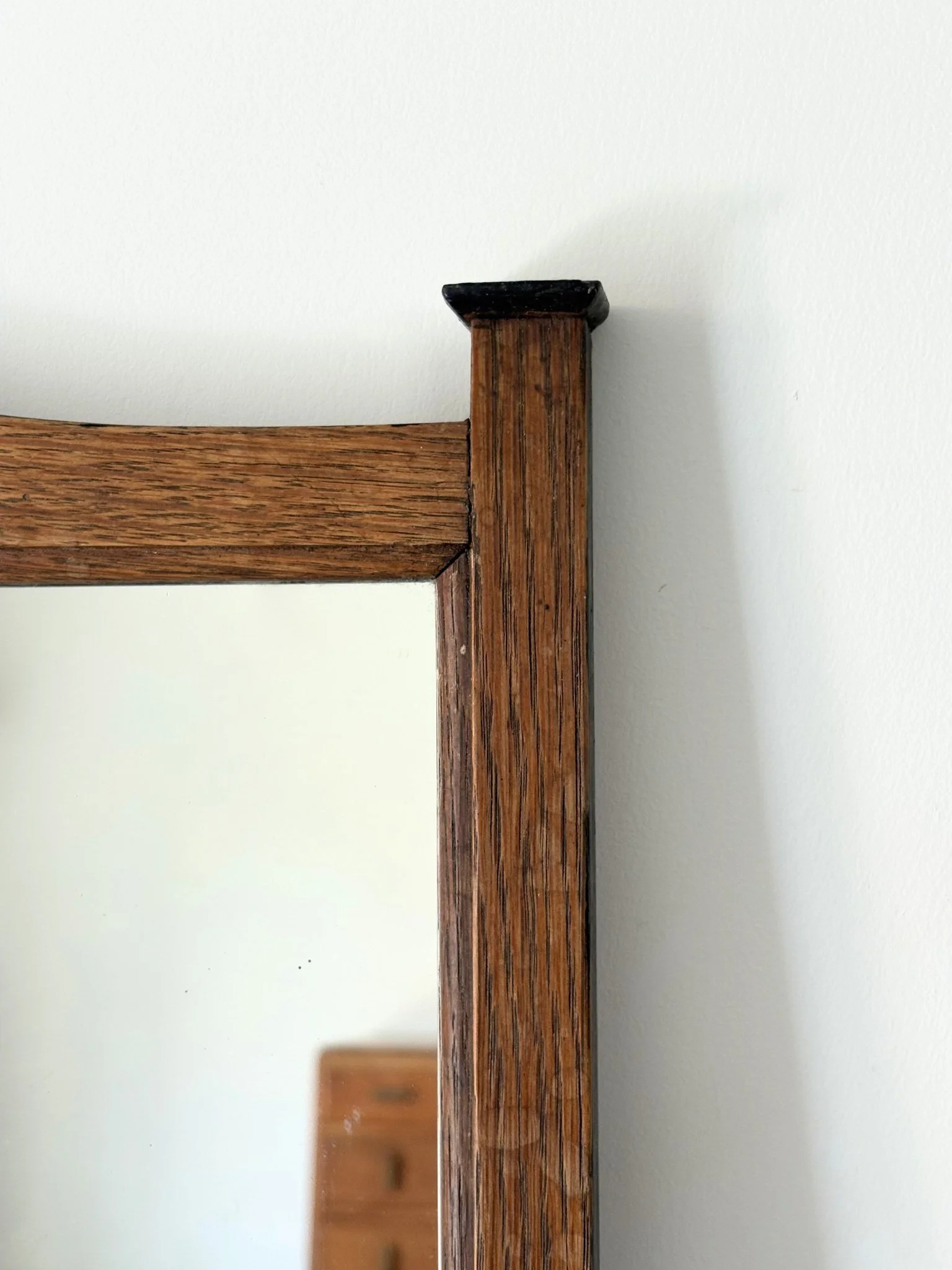Arts and Crafts Mirror Corner Detail - Bureau Bruton