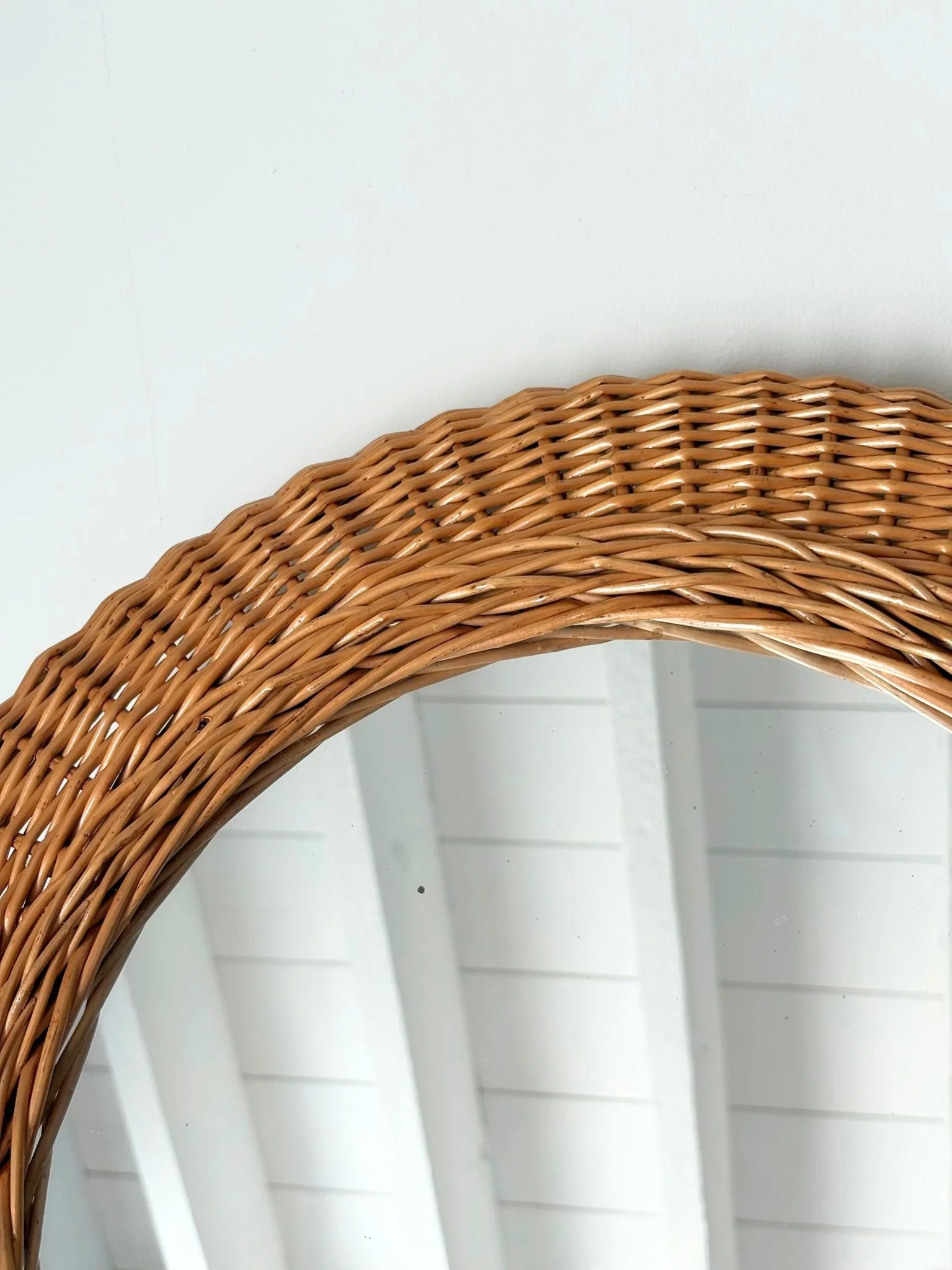 Round Vintage Wicker Wall Mirror With Wide Frame - Bureau Bruton