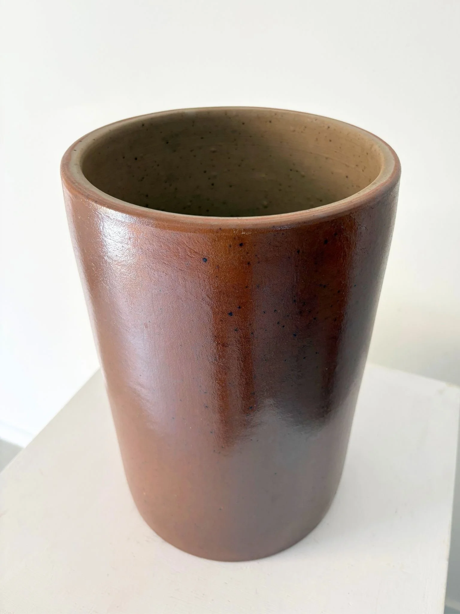 Minimalist French 20th Century Earthenware Vase - Bureau Bruton