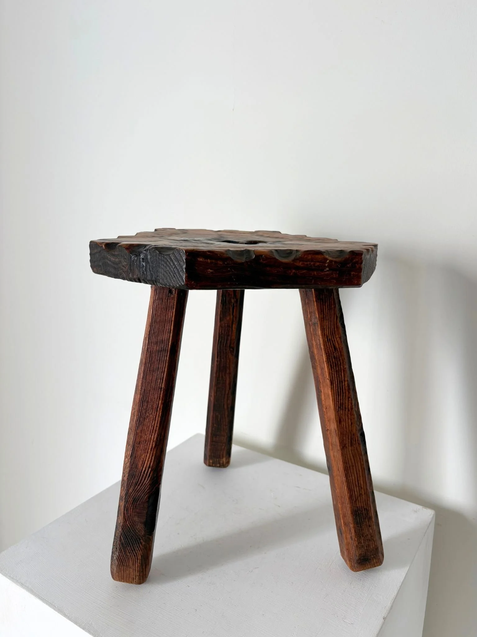 Gouged Colonial Stool (1).jpg