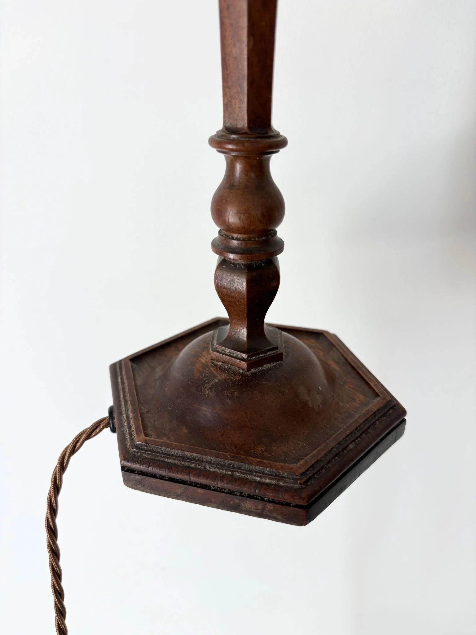 Ornate Turned Lamp (4).jpg