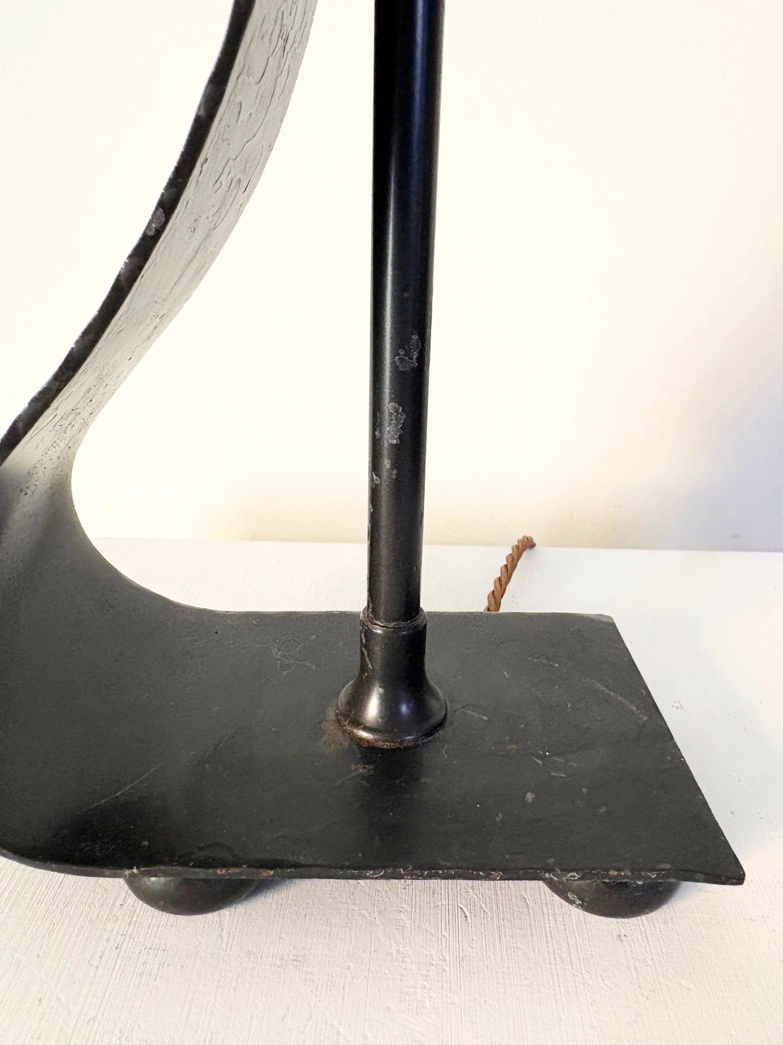 Iron Ribbon Lamps (6).jpg