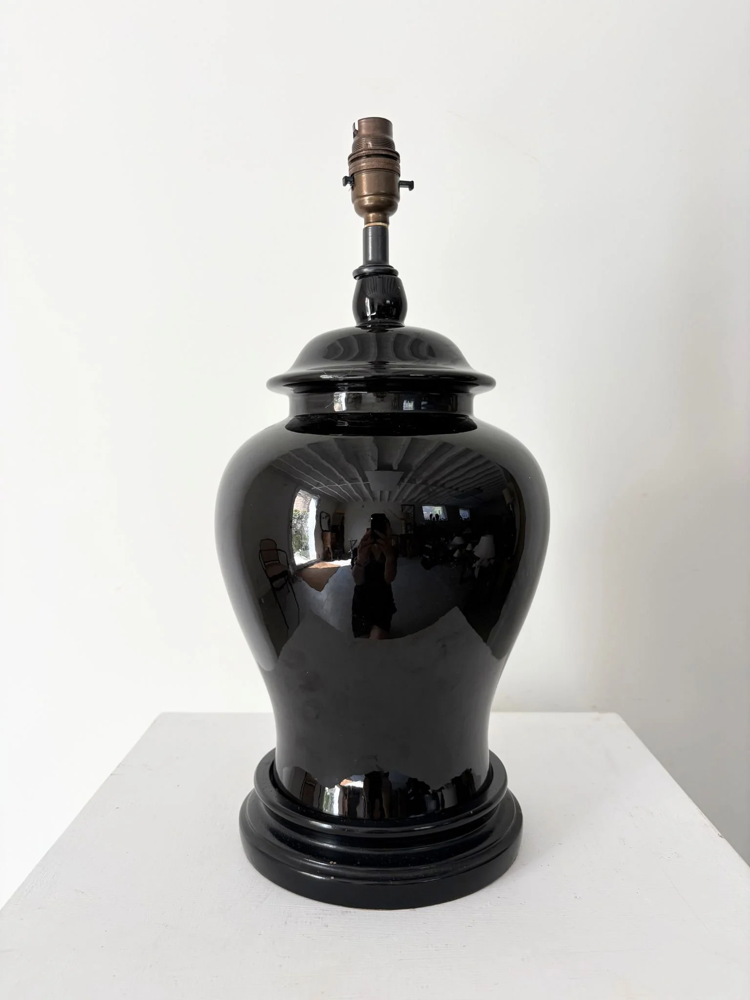 Black Gloss Lamp (4).jpg