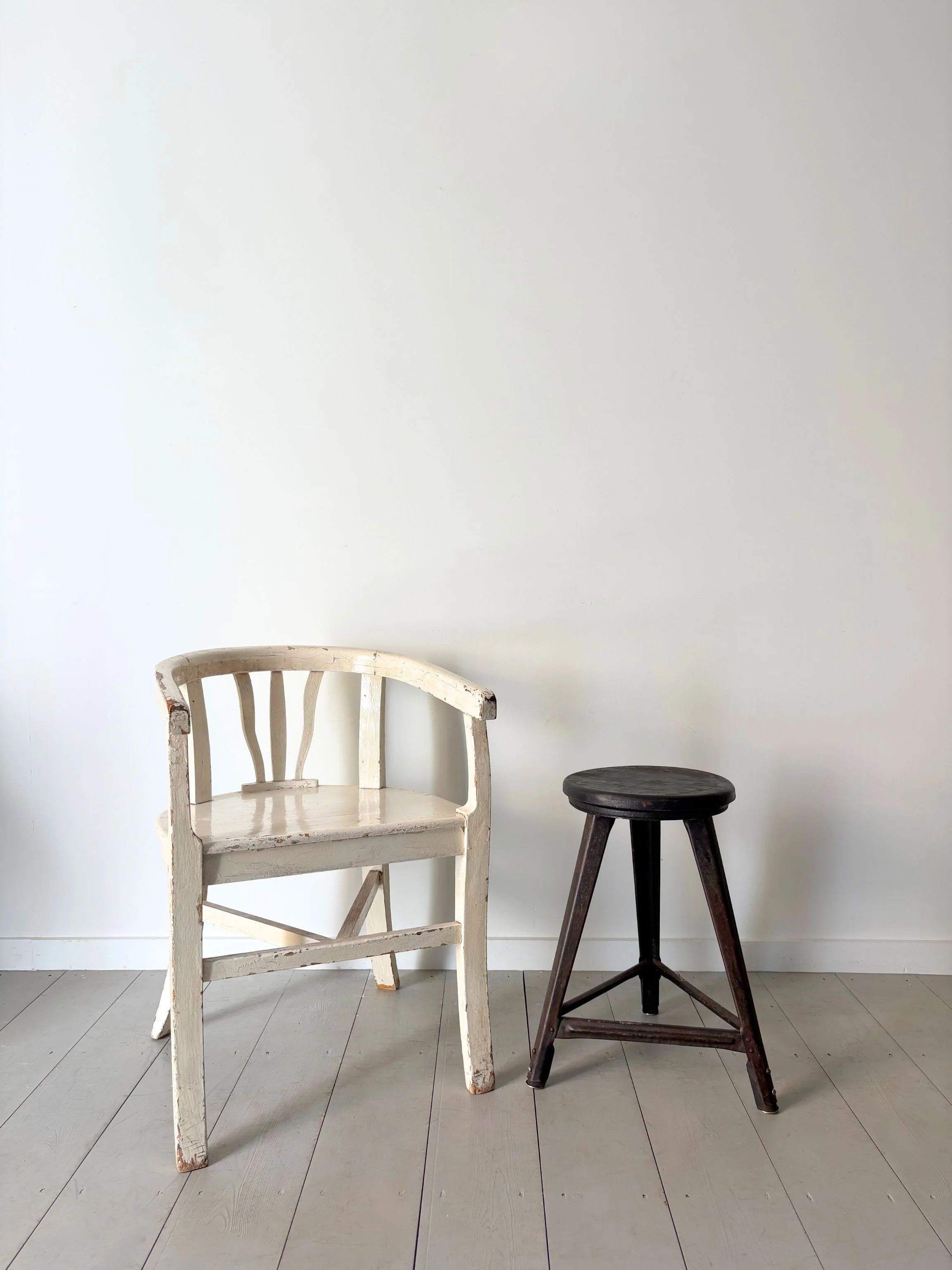 1920s Industrial Side Table Stool In Iron and Wood - Bureau Bruton
