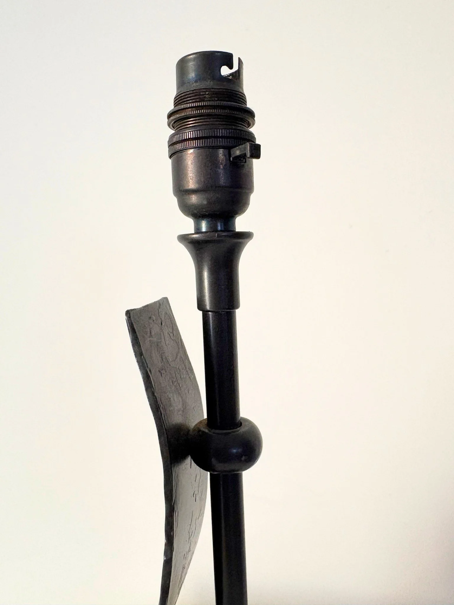 Iron Ribbon Lamps (7).jpg