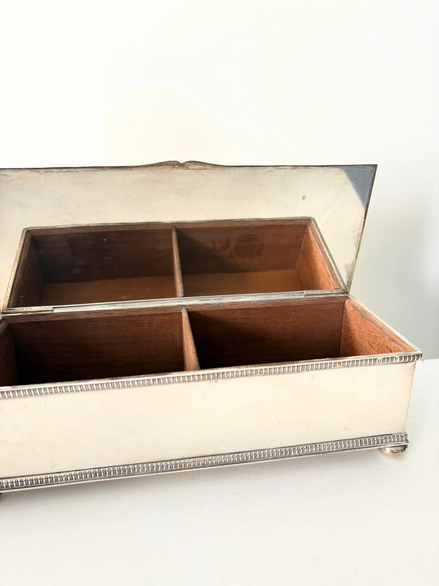 Silver Plated Trinket Box With Partitioned Interior Storage - Bureau Bruton