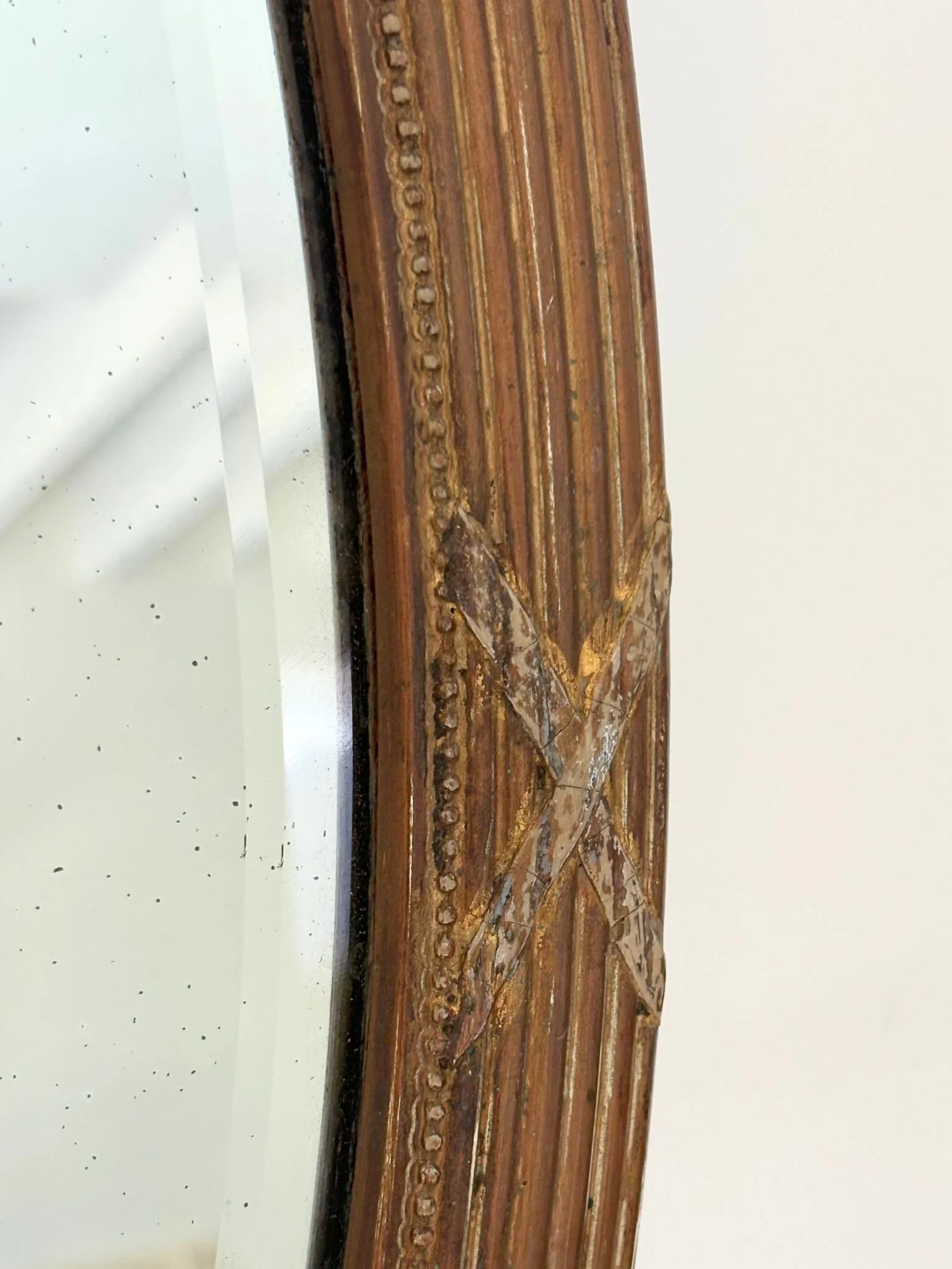 Oval Gilt Mirror (6).jpg