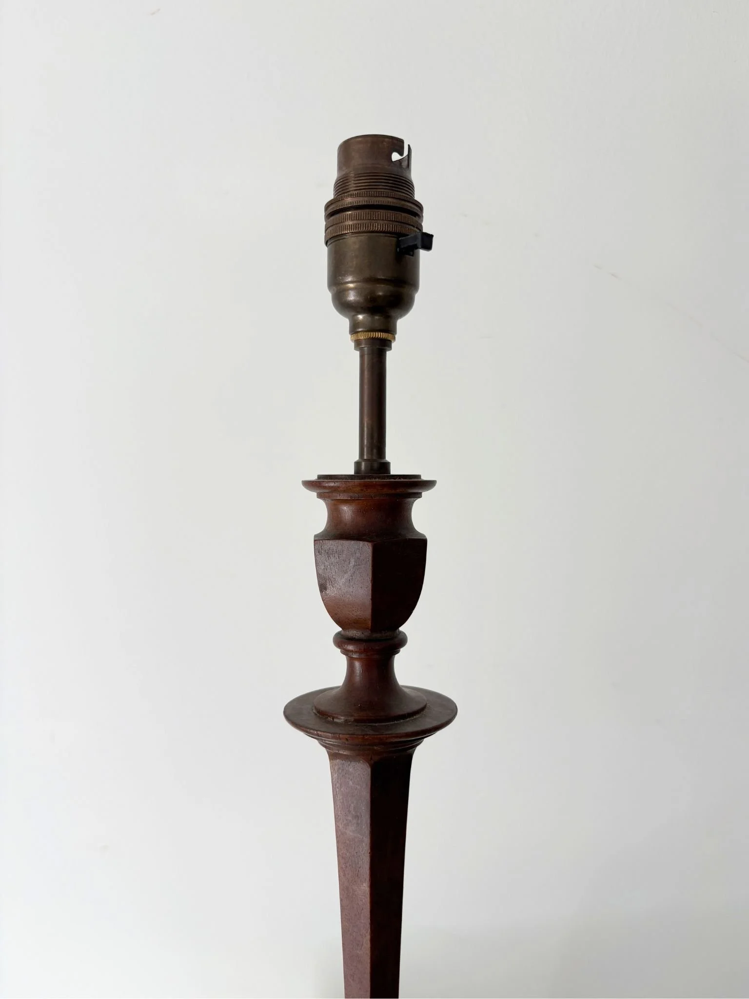 Ornate Turned Lamp (5).jpg