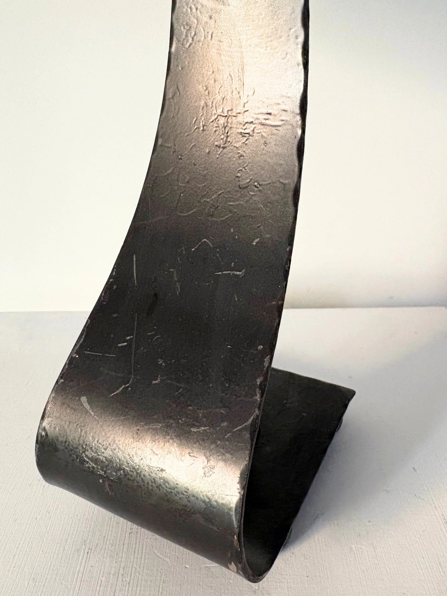 Iron Ribbon Lamps (3).jpg