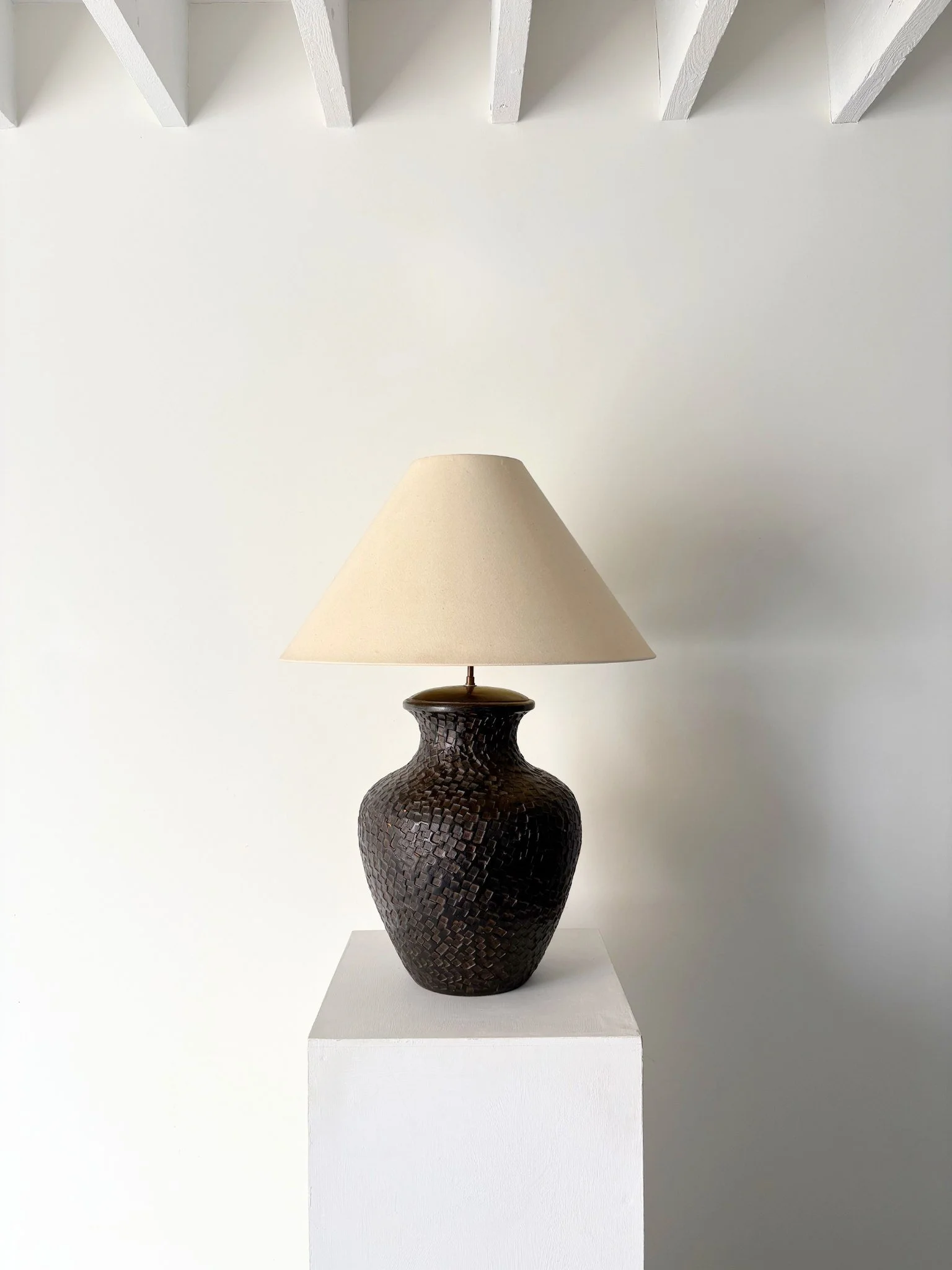 Oversized Vintage Ceramic Table Lamp With Brass Riser - Bureau Bruton