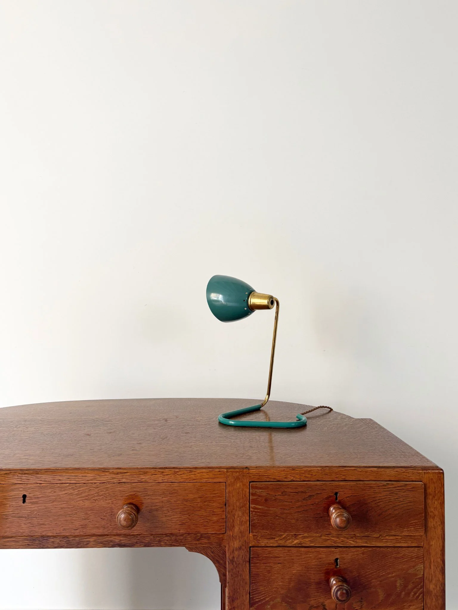 Vintage French Metal Desk Lamp In A Vibrant Green - Bureau Bruton