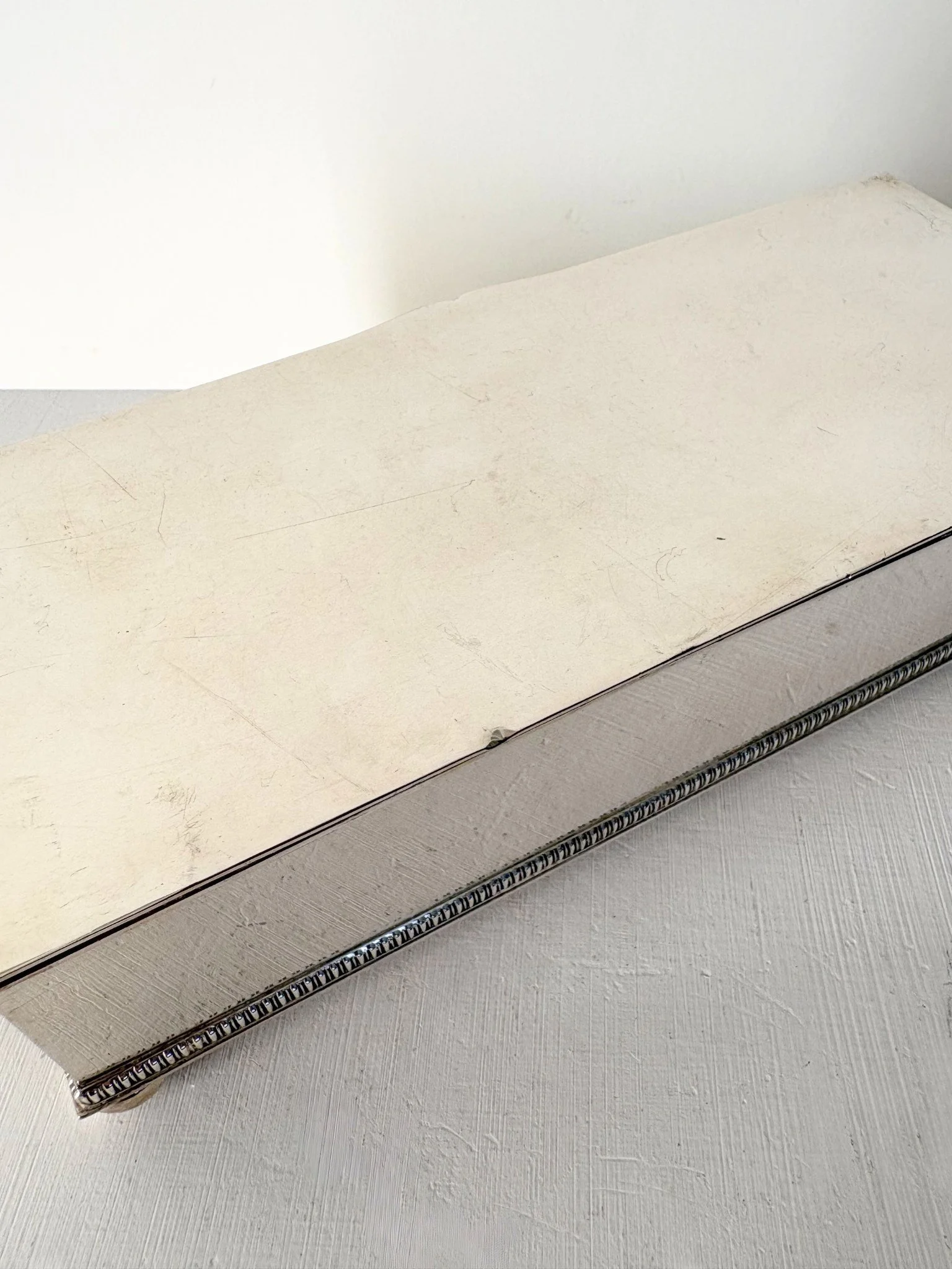 Silver Box With Gadrooned Rim - Bureau Bruton