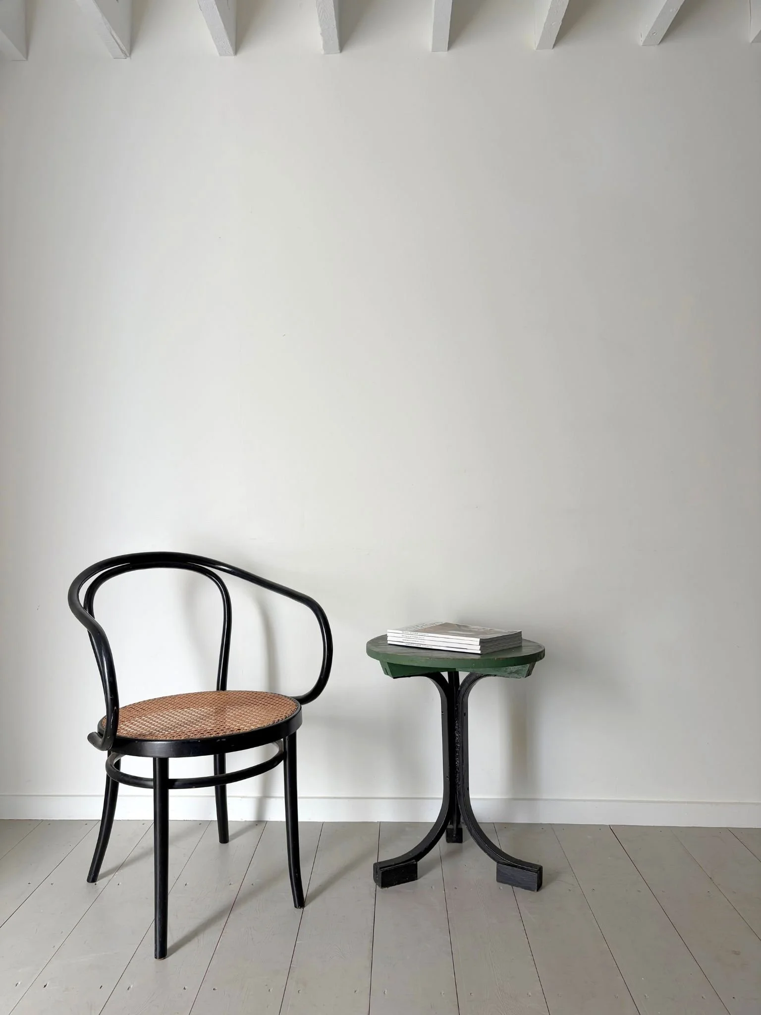 French Vintage Mid Century Side Table With Industrial Iron Metal Legs and Green Timber Circular Top - Bureau Brutonj