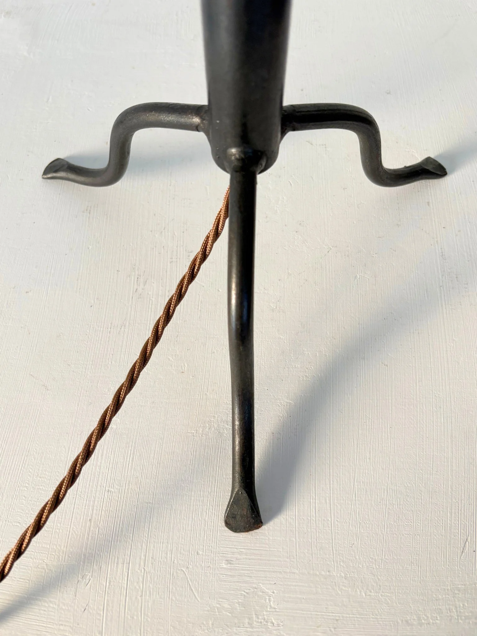 Iron Tripod Lamp fully rewired - Bureau Bruton