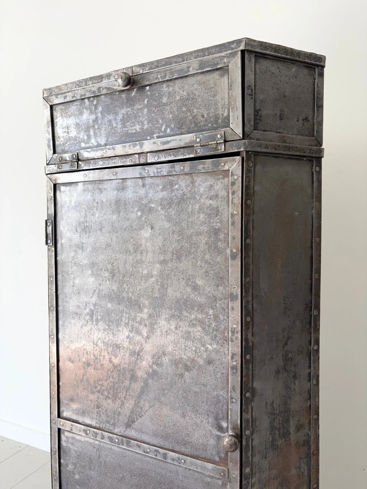 Vintage Steel Corner Cupboard Details - Bureau Bruton