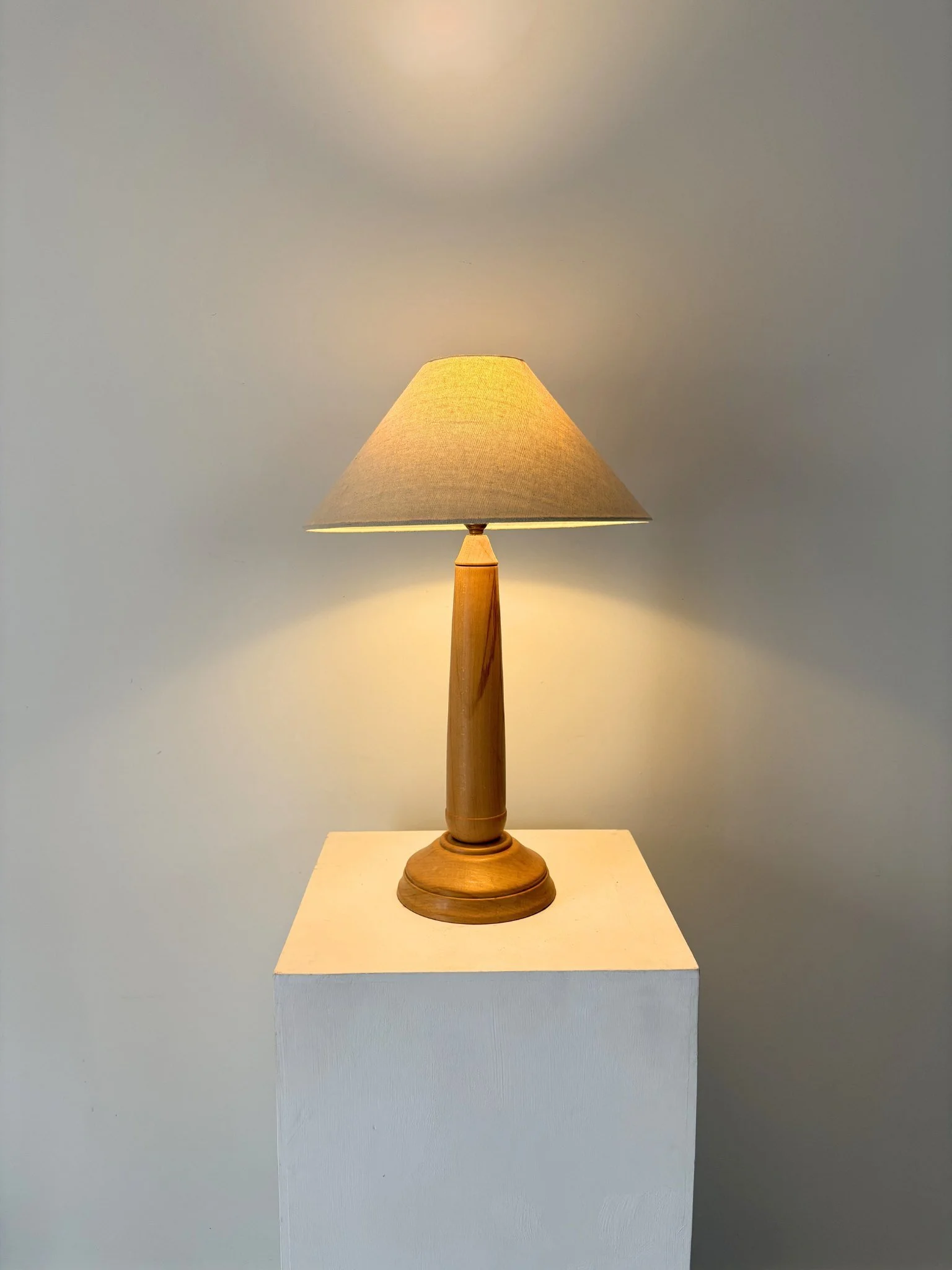 Tapered Mid Century Turned Wooden Table Lamp - Bureau Bruton