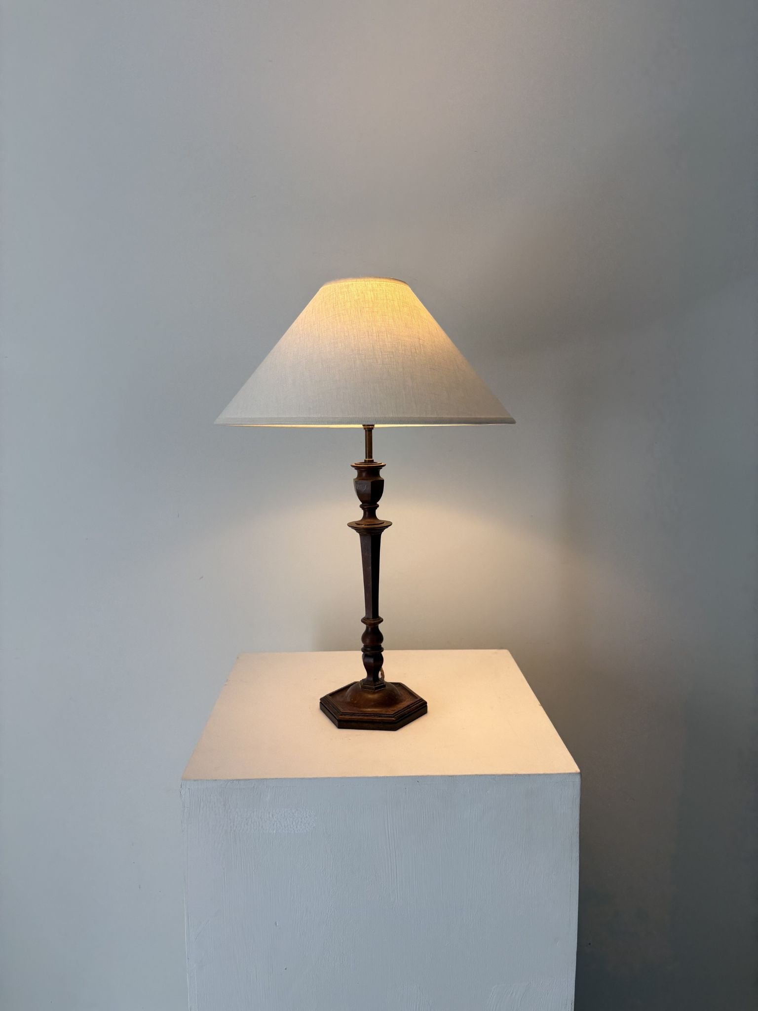 Ornate Hexagonal Design Turned Wooden Table Lamp - Bureau Bruto