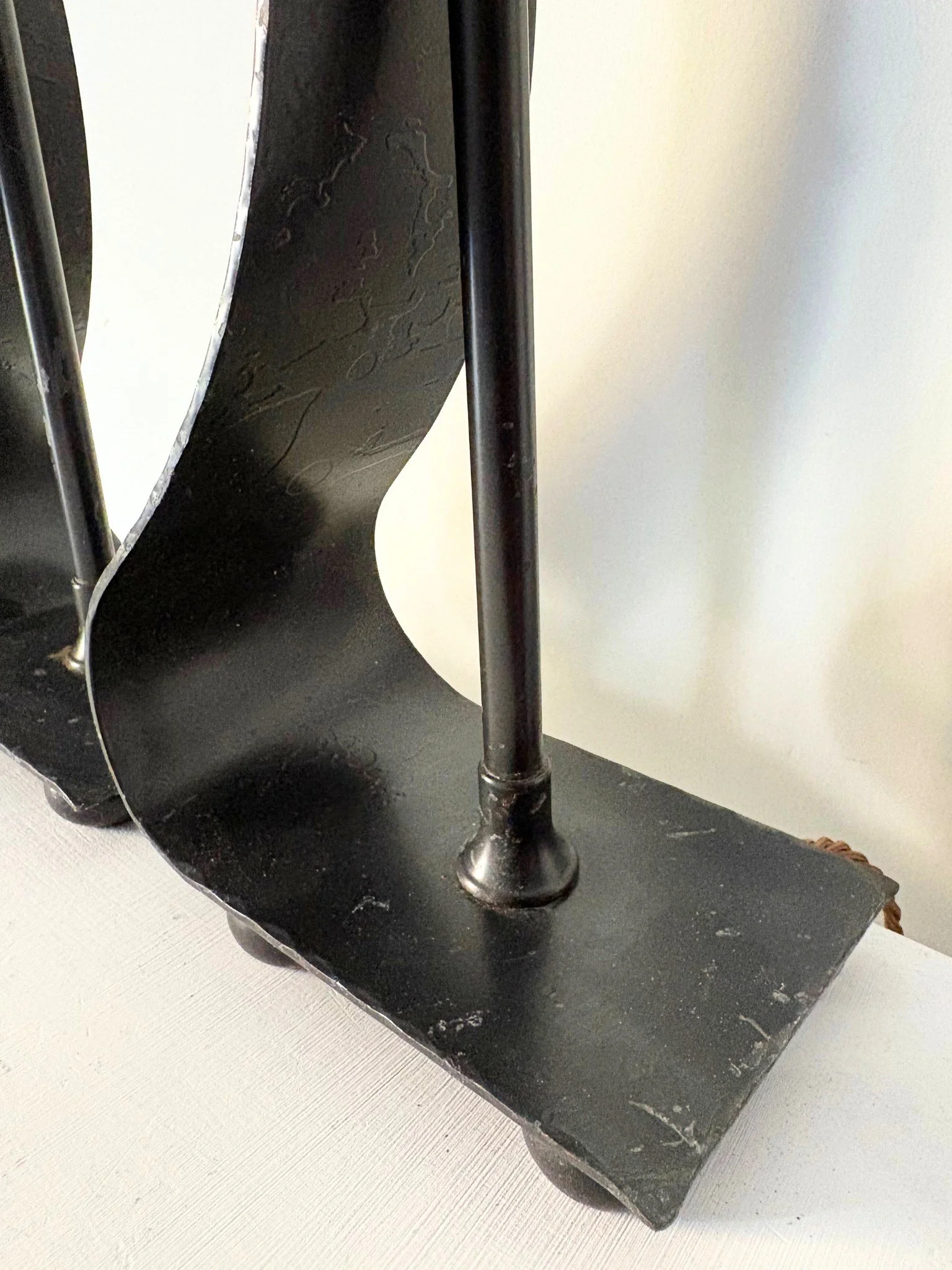 Iron Ribbon Lamps (4).jpg