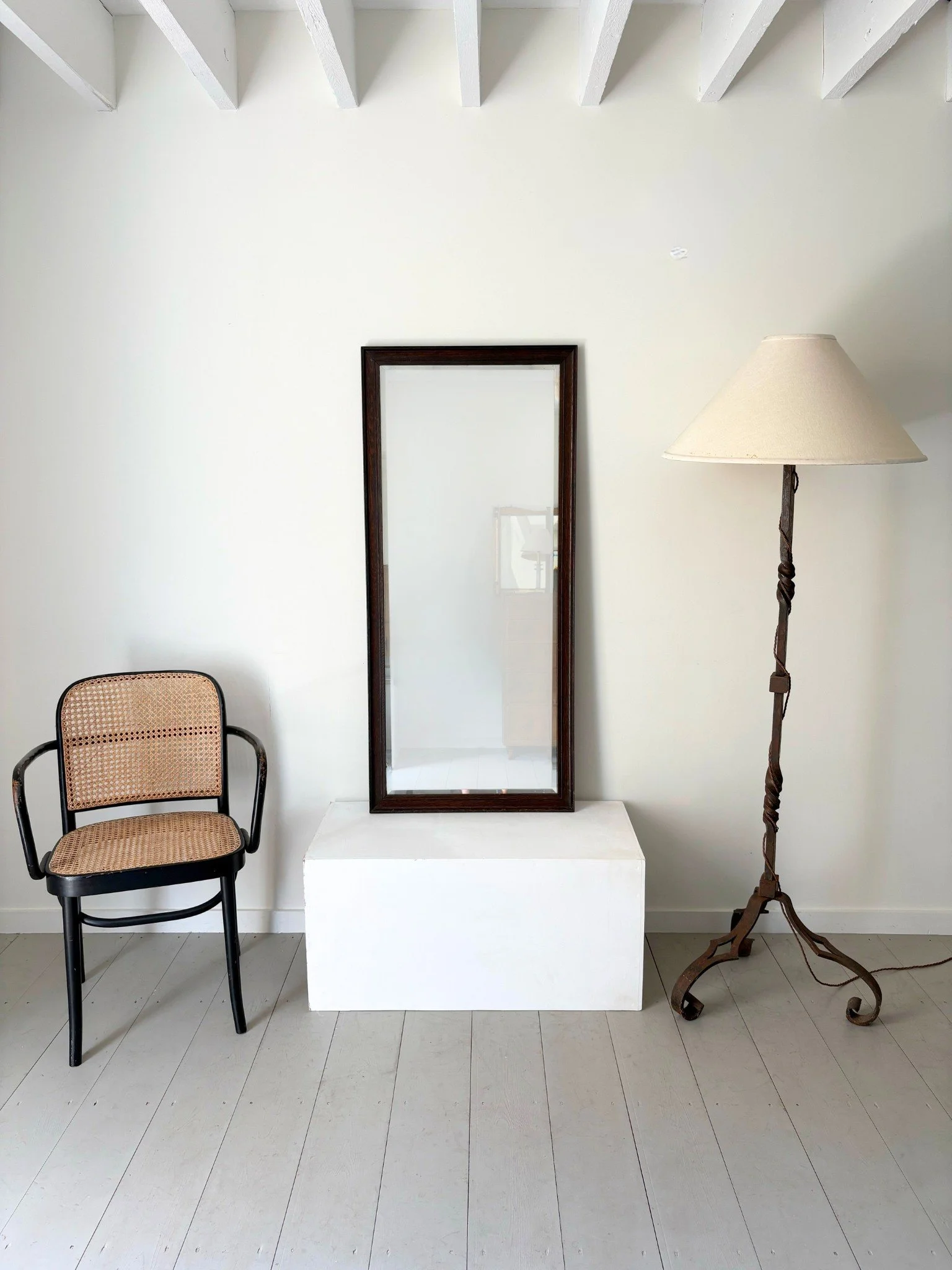 Early 20th Century French Iron Floor Lamp - Bureau Bruton
