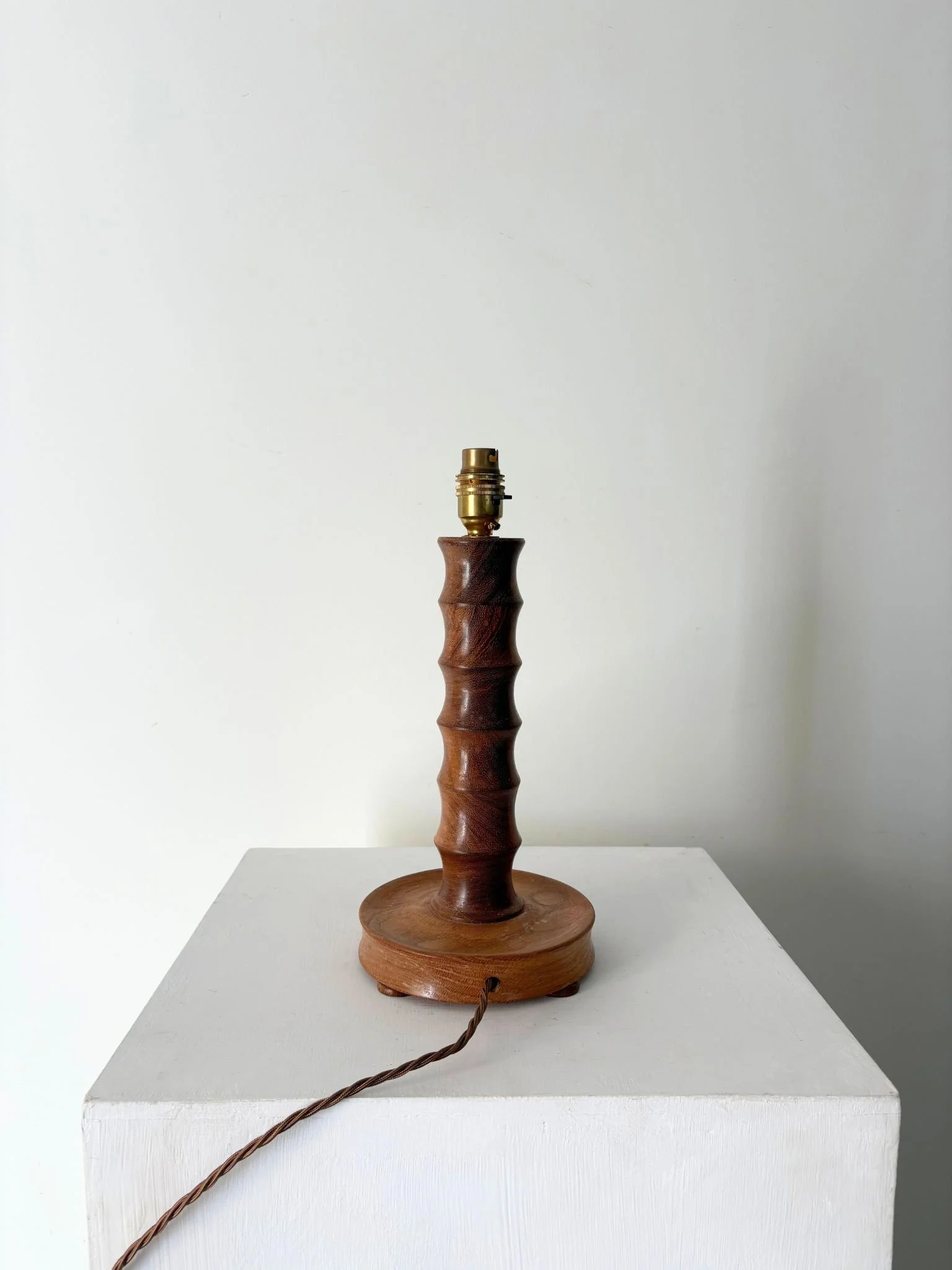 Turned Wooden Lamp After Charles Dudouyt - Bureau Bruton