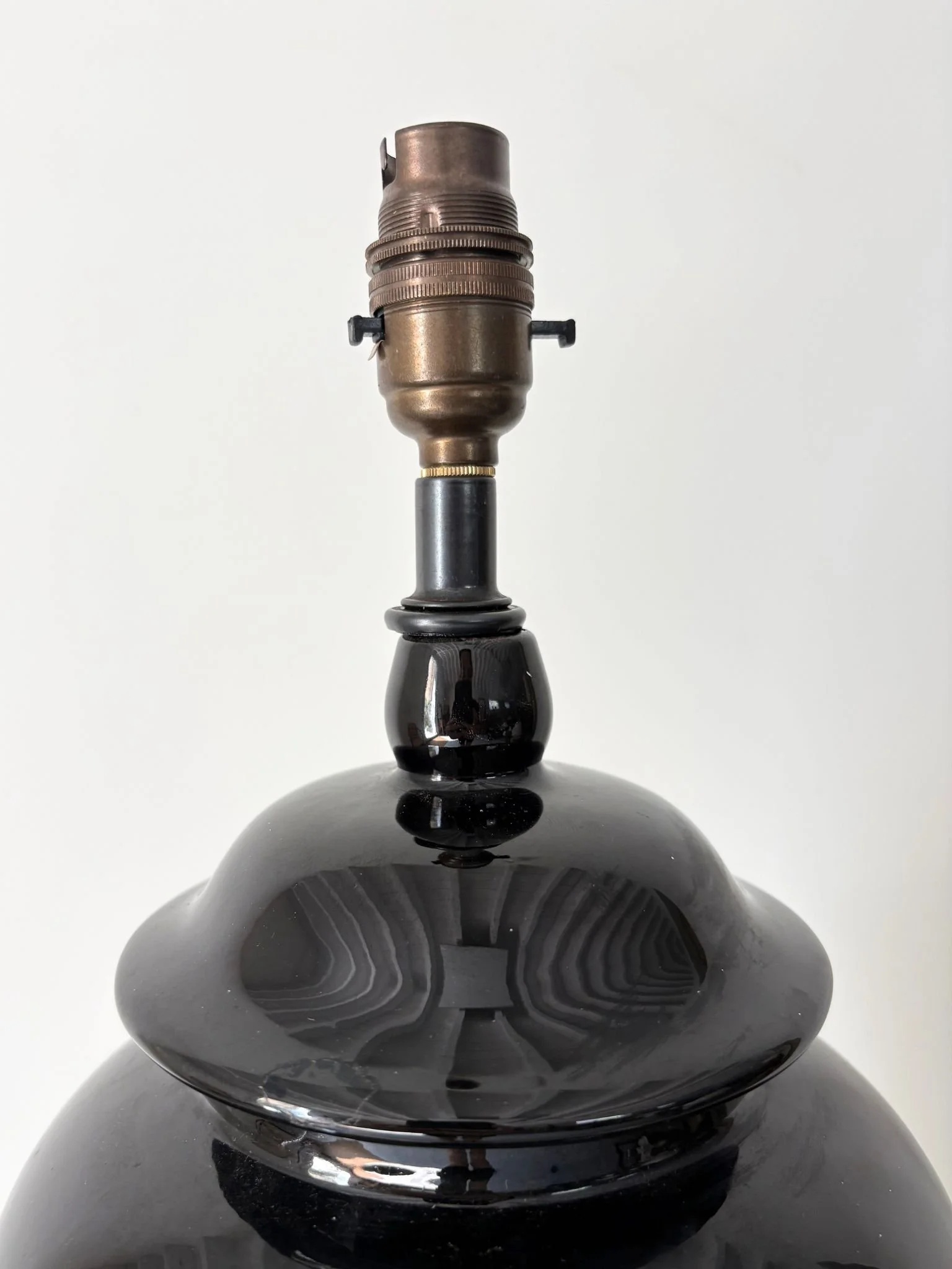 Black Gloss Lamp (3).jpg