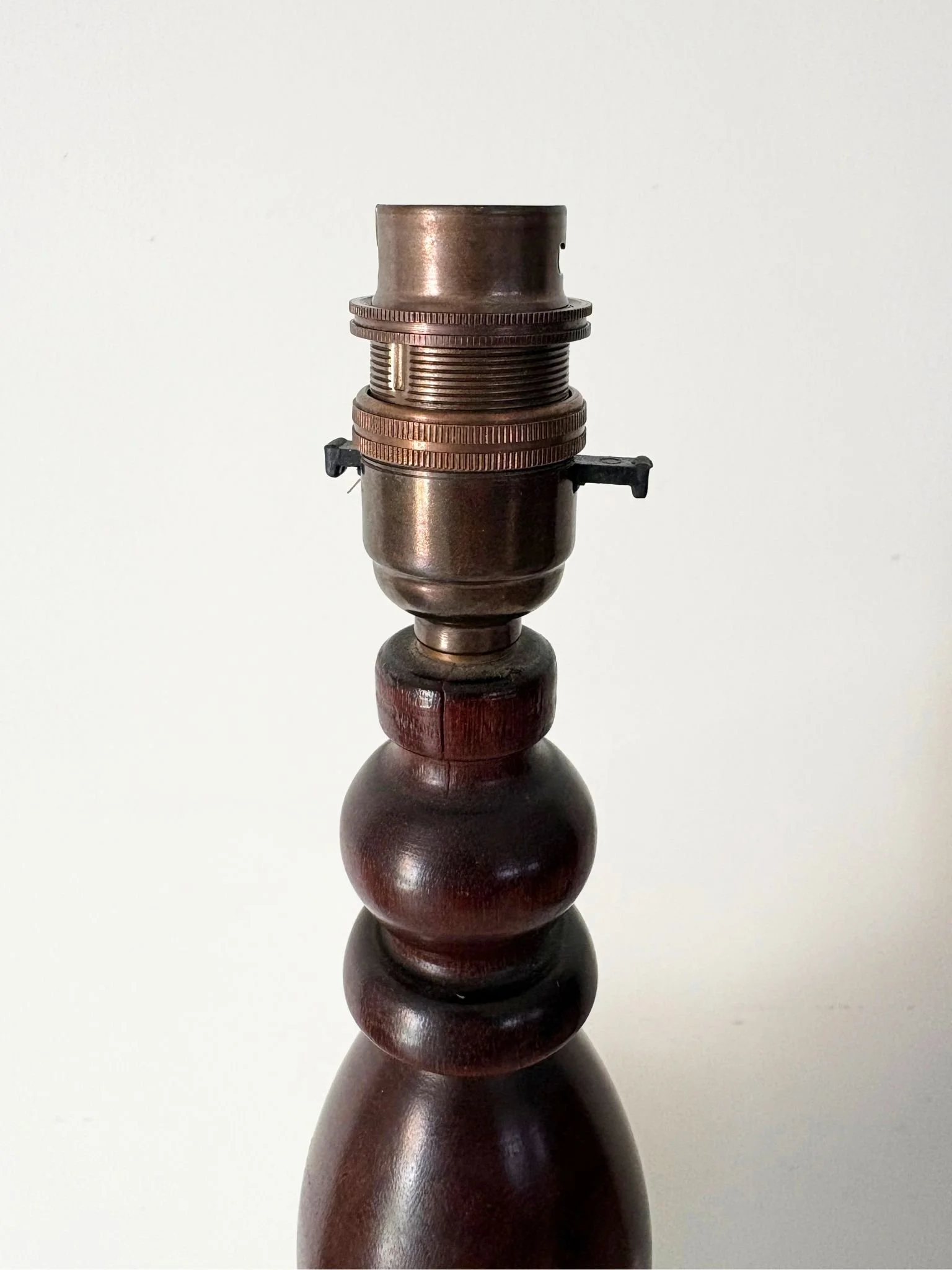 Turned Mahogany Lamp (2).jpg
