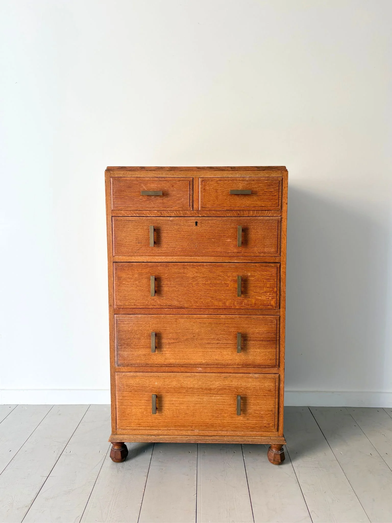 Geometric Brass and Oak Wood Vintage 1930s Chest of Drawers - Bureau Bruton Antique Shop and Sourcing