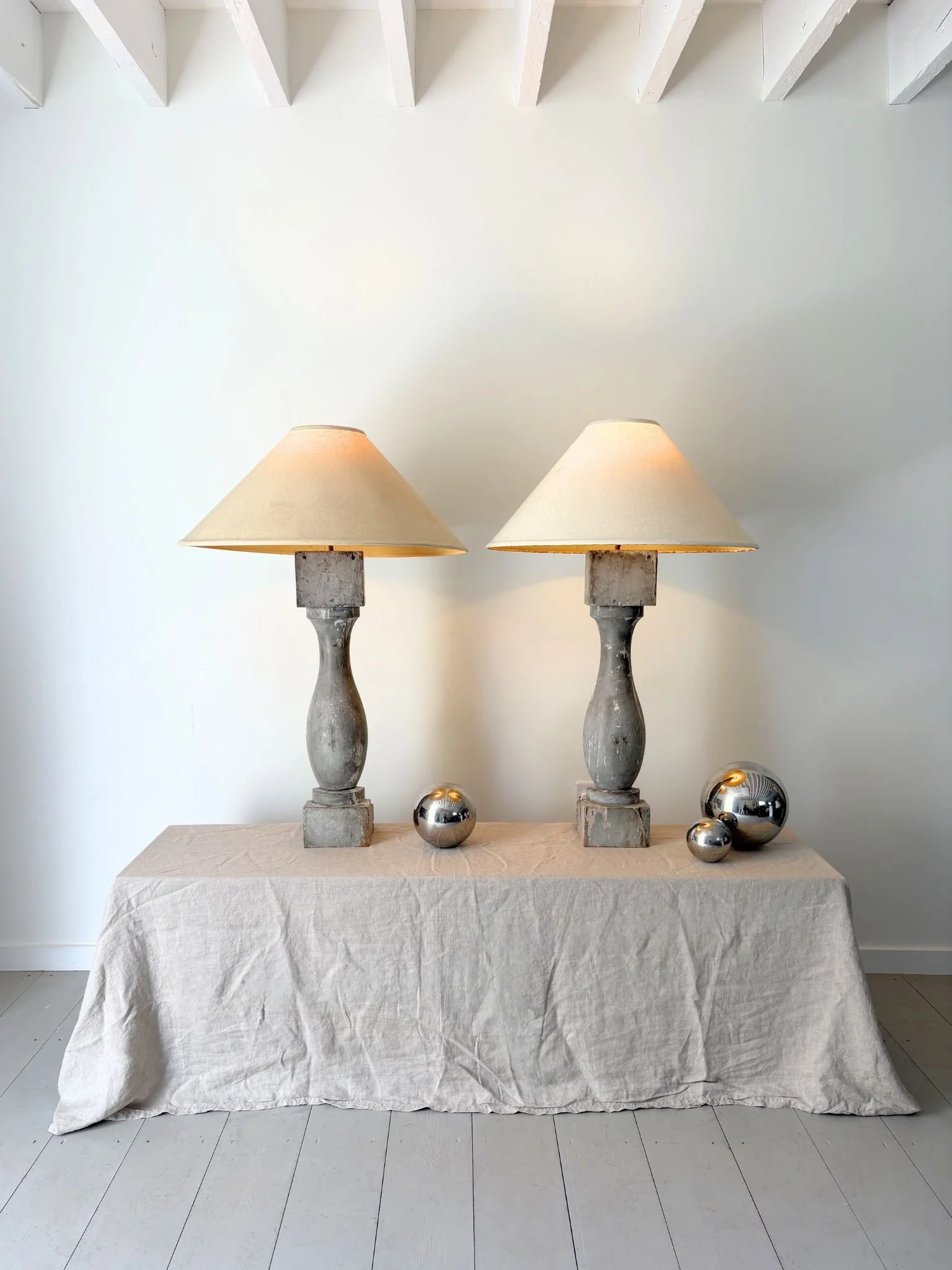 Trompe L'Oeil Balustrade Lamps