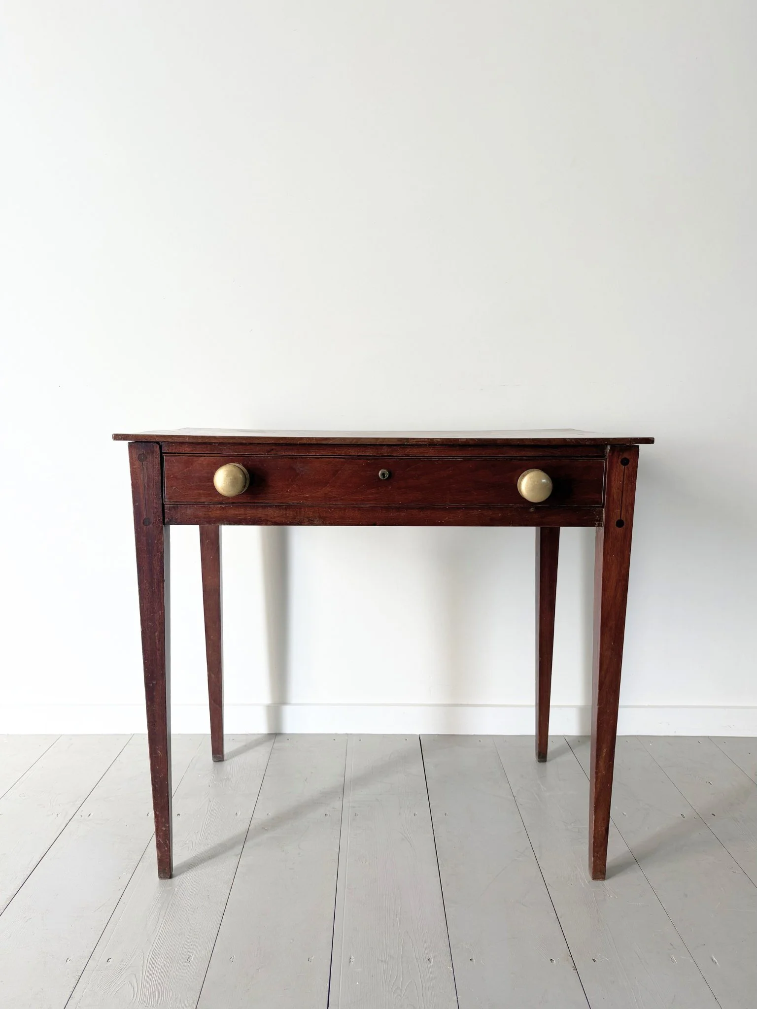 Antique Hall Table or Writing Desk In Mahogany With Inlaid Geometric Detail - Bureau Bruton Vintage and Design Sourcing