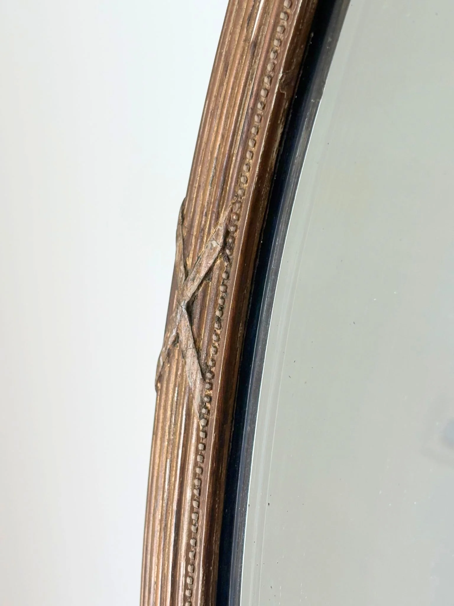 Oval Gilt Mirror (4).jpg