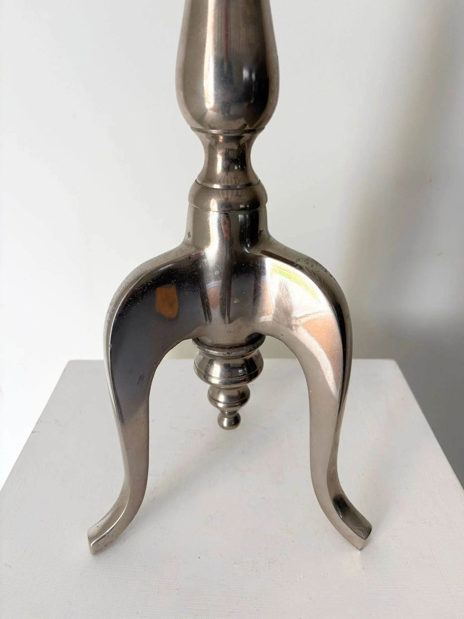 Cast Aluminium Side Table With Central Pedestal - Bureau Bruton
