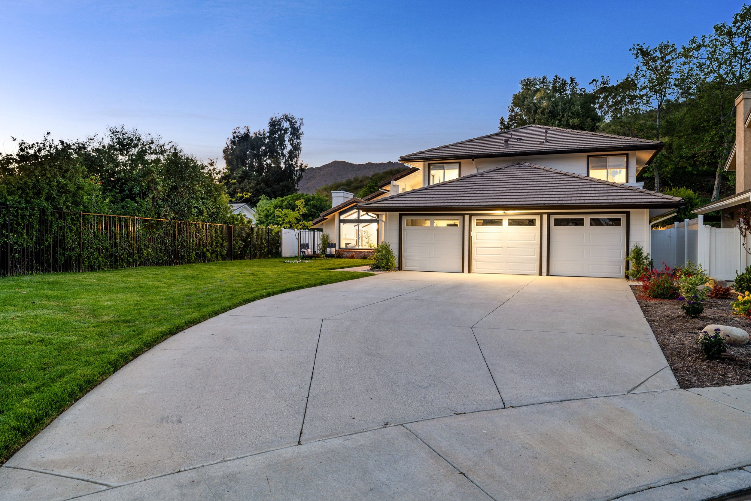 Drainage Planning for Flatwork: Protecting Your Foundation and Landscaping