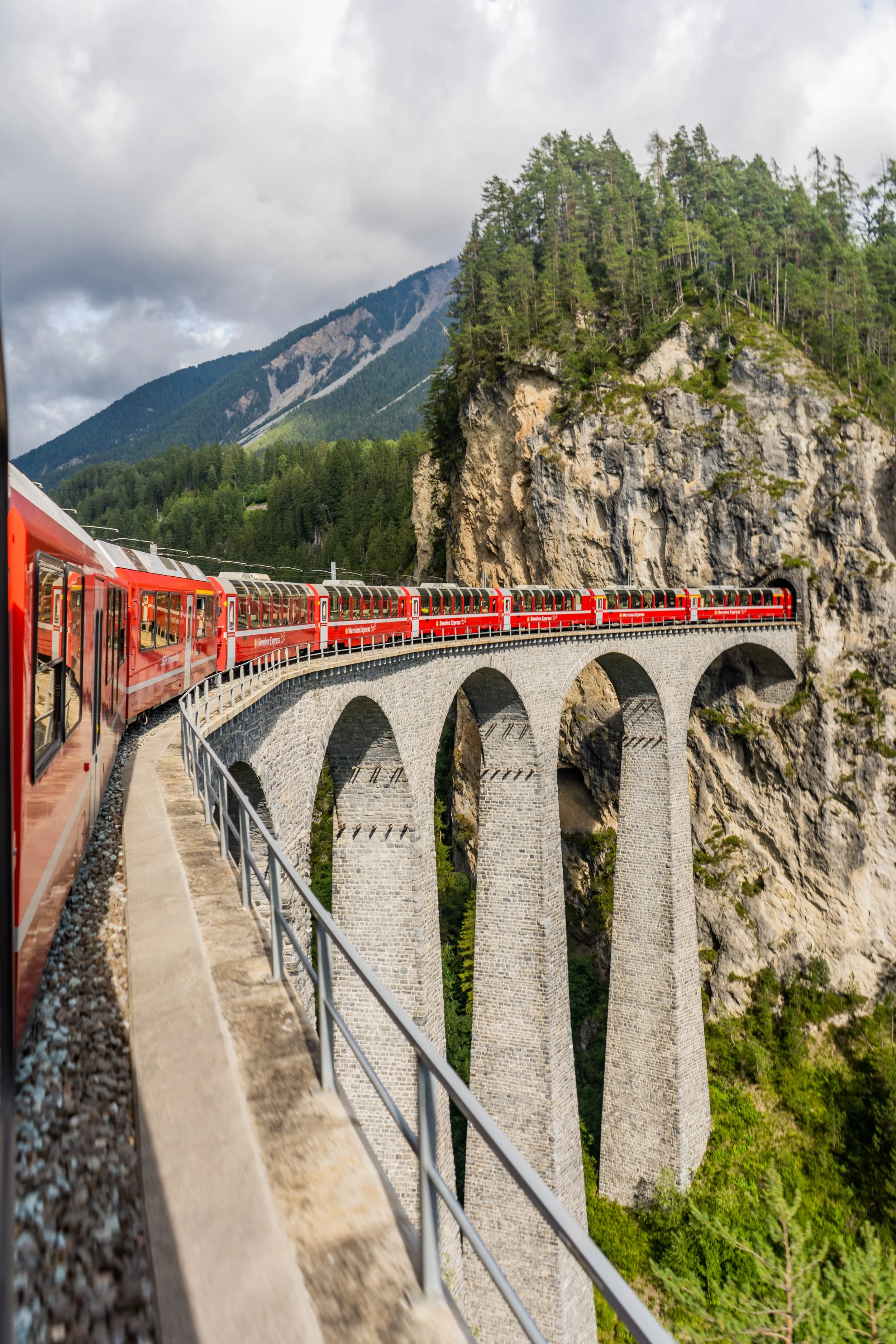 Bernina Express viaduct.jpg