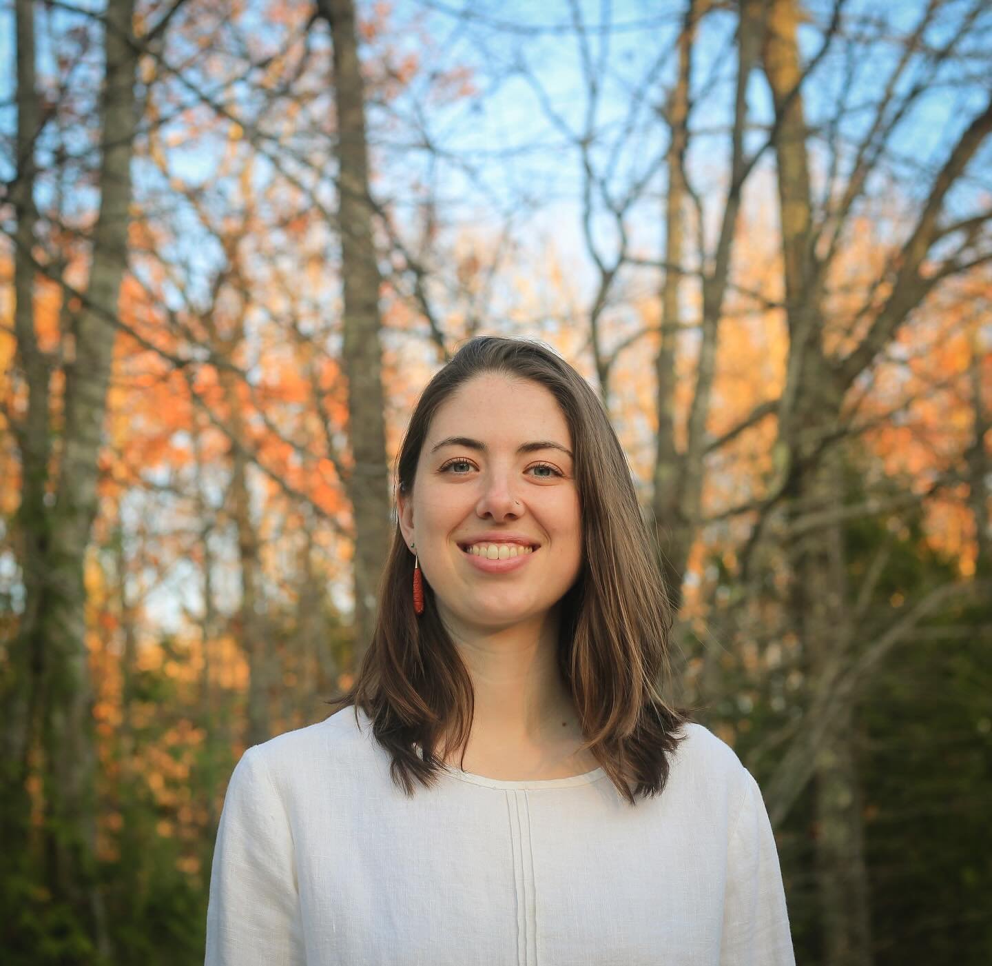Posting this glowing shot as an antidote to the grey weather today&mdash;another from our magic hour portrait shoot with Emma from Soul Winds Empowerment. @soulwindsempowerment #magichour #maineportraitphotography #womanownedbusiness #mainewomen #mai