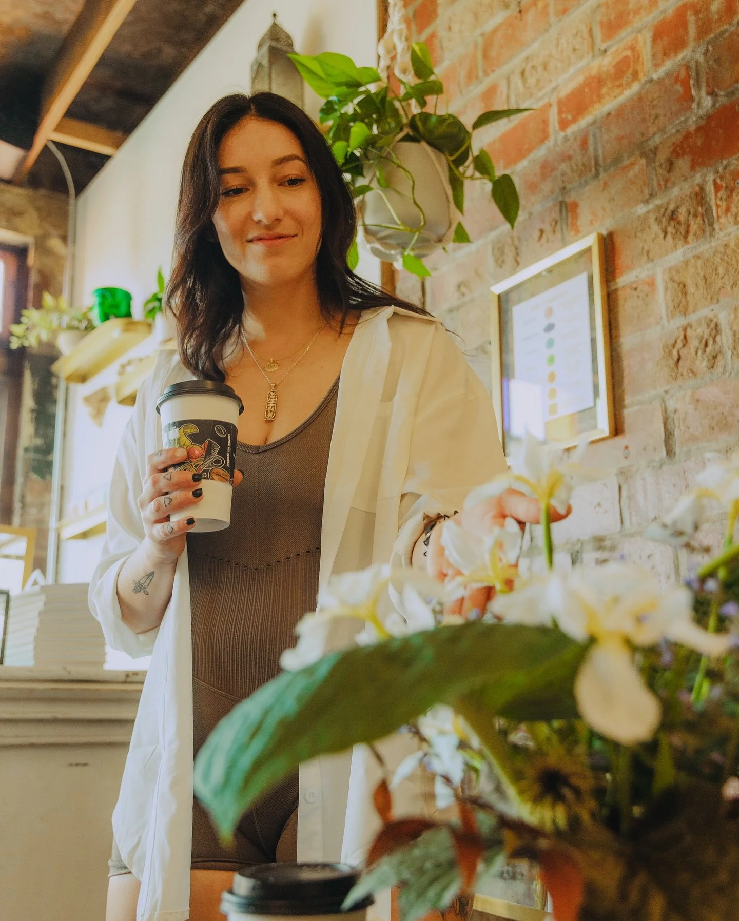 Rainy Wednesdays made cozy by our friends at @slowgreendeath. Warm hugs, ambient light and all the houseplants your heart could desire. If that&rsquo;s not a midweek pick-me-up then we&rsquo;re not sure what is! 🪴✨💧