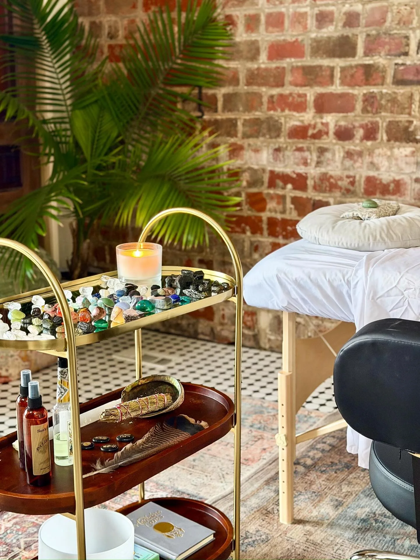 Crystals aren&rsquo;t just beautiful... they&rsquo;re energetically alive. Drew Dinges, Crystal Resonance Therapist and @good.witch.of.the.midwest, works with the vibrational intelligence of crystals to support your healing. To learn more about Drew&